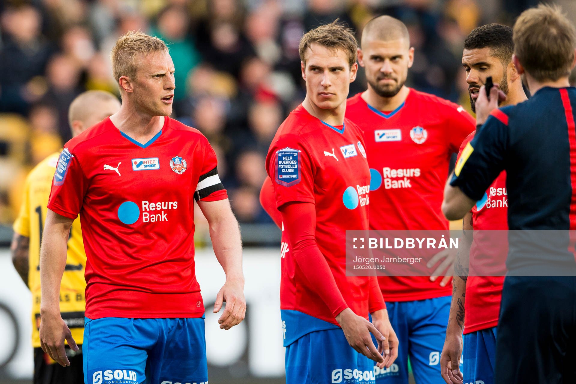Helsingborgs Peter Larsson irriterad