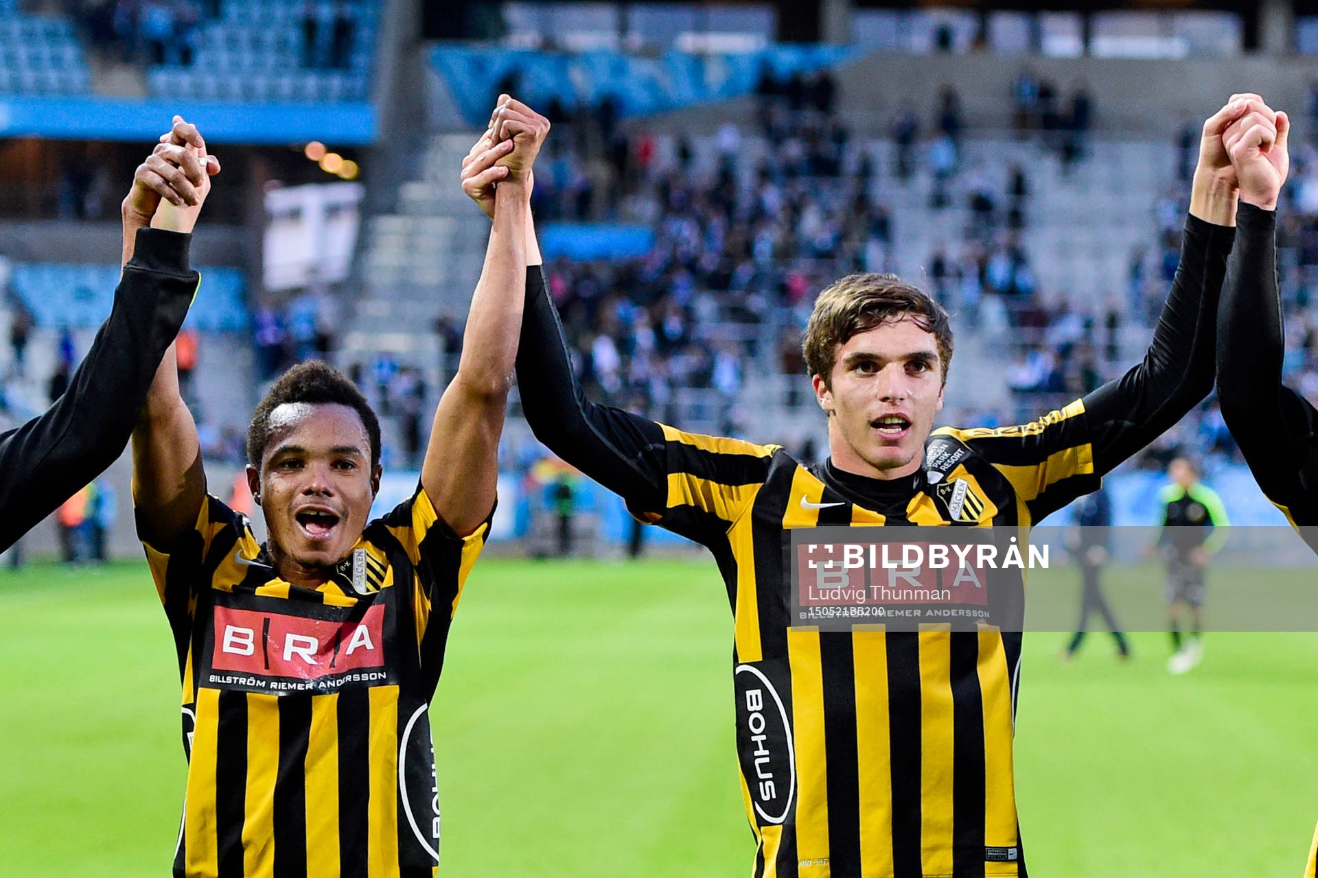 1 Häckens Nasiru Mohammed och Häckens Egzon Binaku jublar
