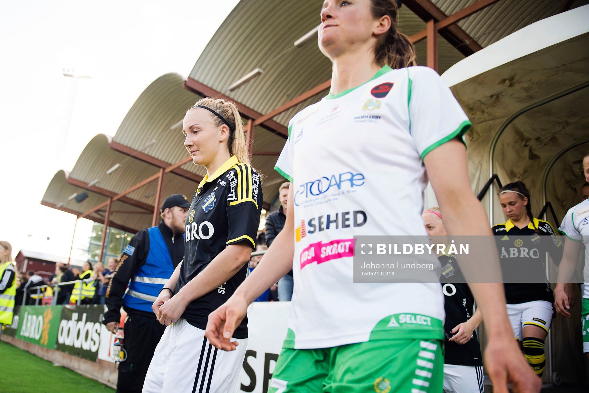 AIKs Emma Lundh och Hammarbys Jessica Thorin