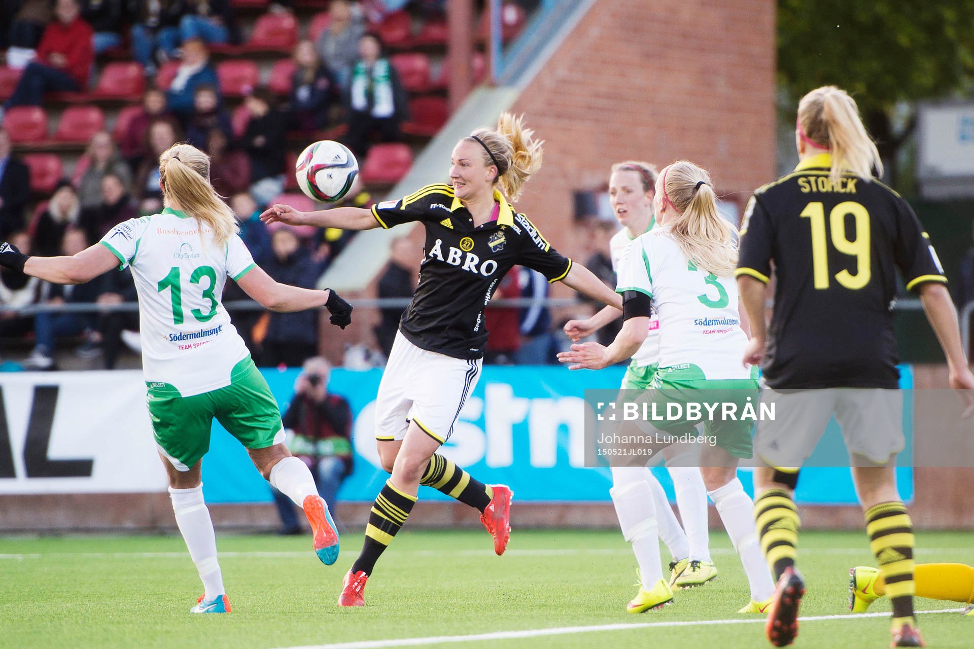 AIKs Emma Lundh i straffområdet