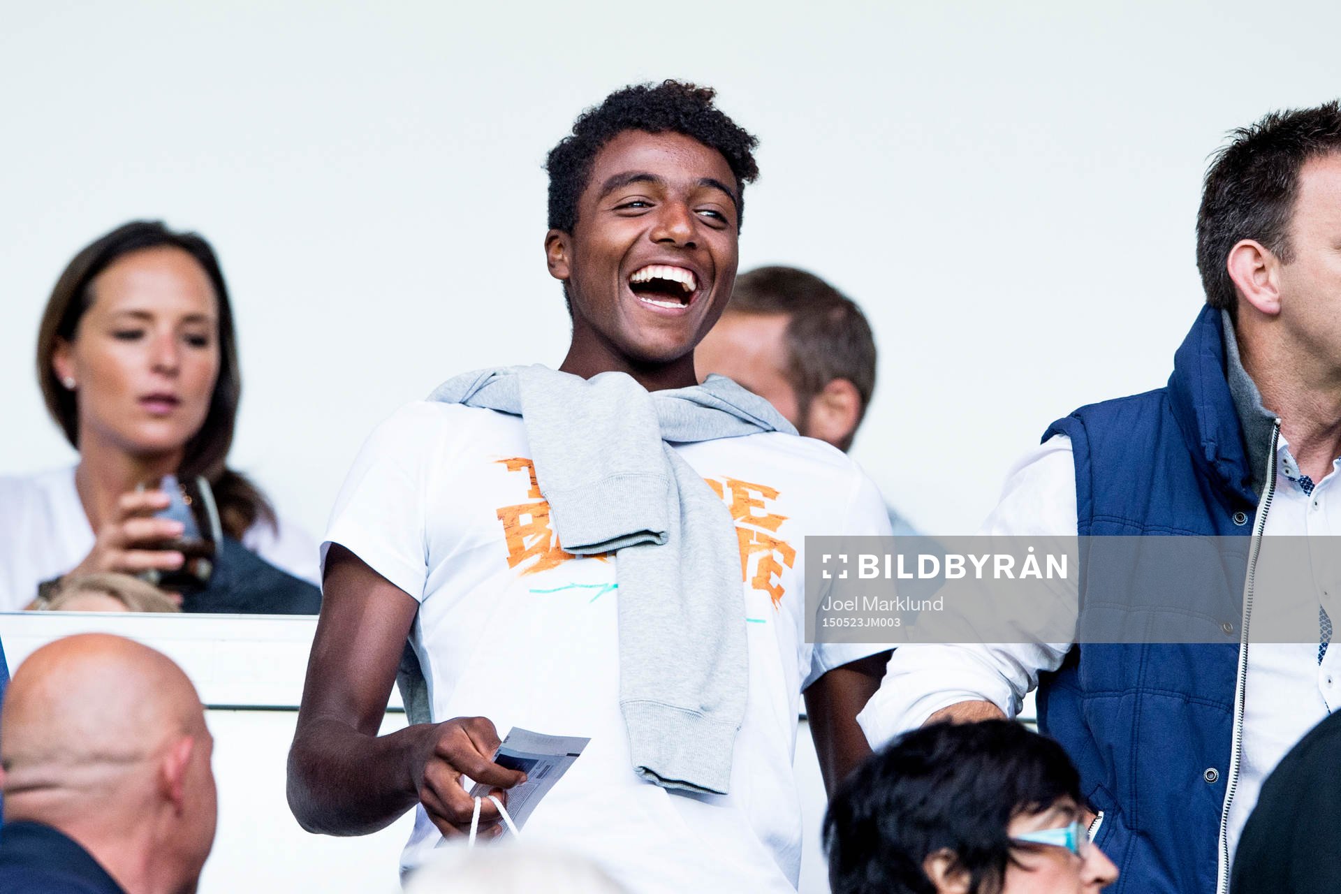 Tennisproffset Elias Ymer på läktarplats