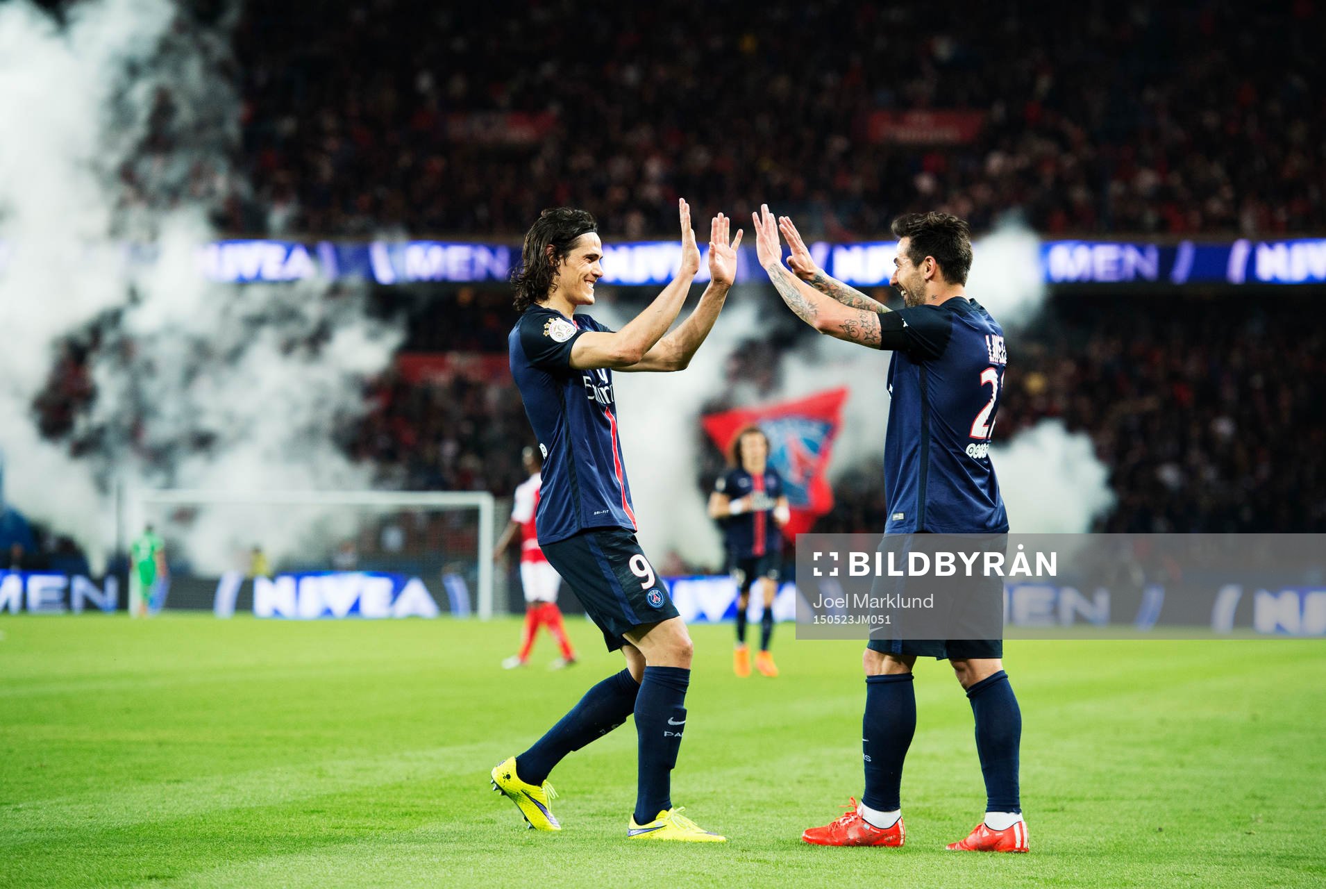 s Edinson Cavani och Ezequiel Lavezzi jublar