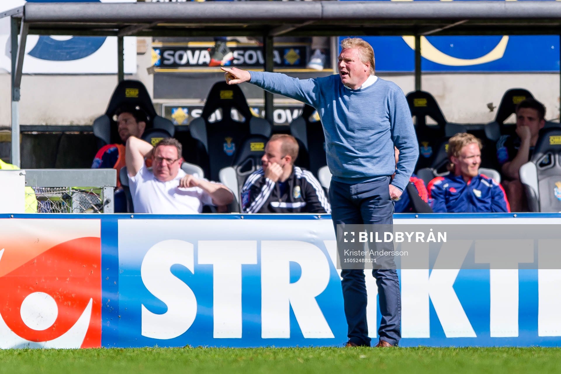 IFK Göteborgs tränare Jörgen Lennartsson under fotbollsmatchen i Allsvenskan mellan Halmstad och IFK Göteborg den 24 maj 2015 i Halmstad.