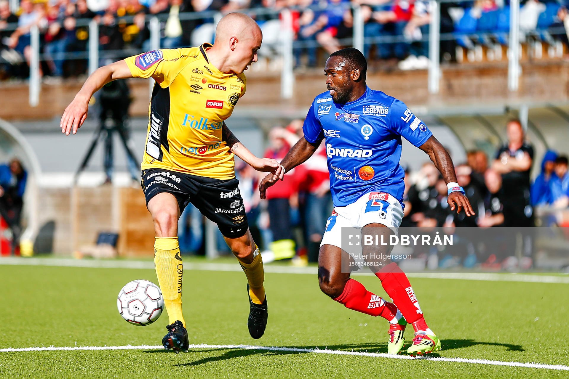 Elfsborgs Sebastian Holmén och Åtvidabergs John Owoeri