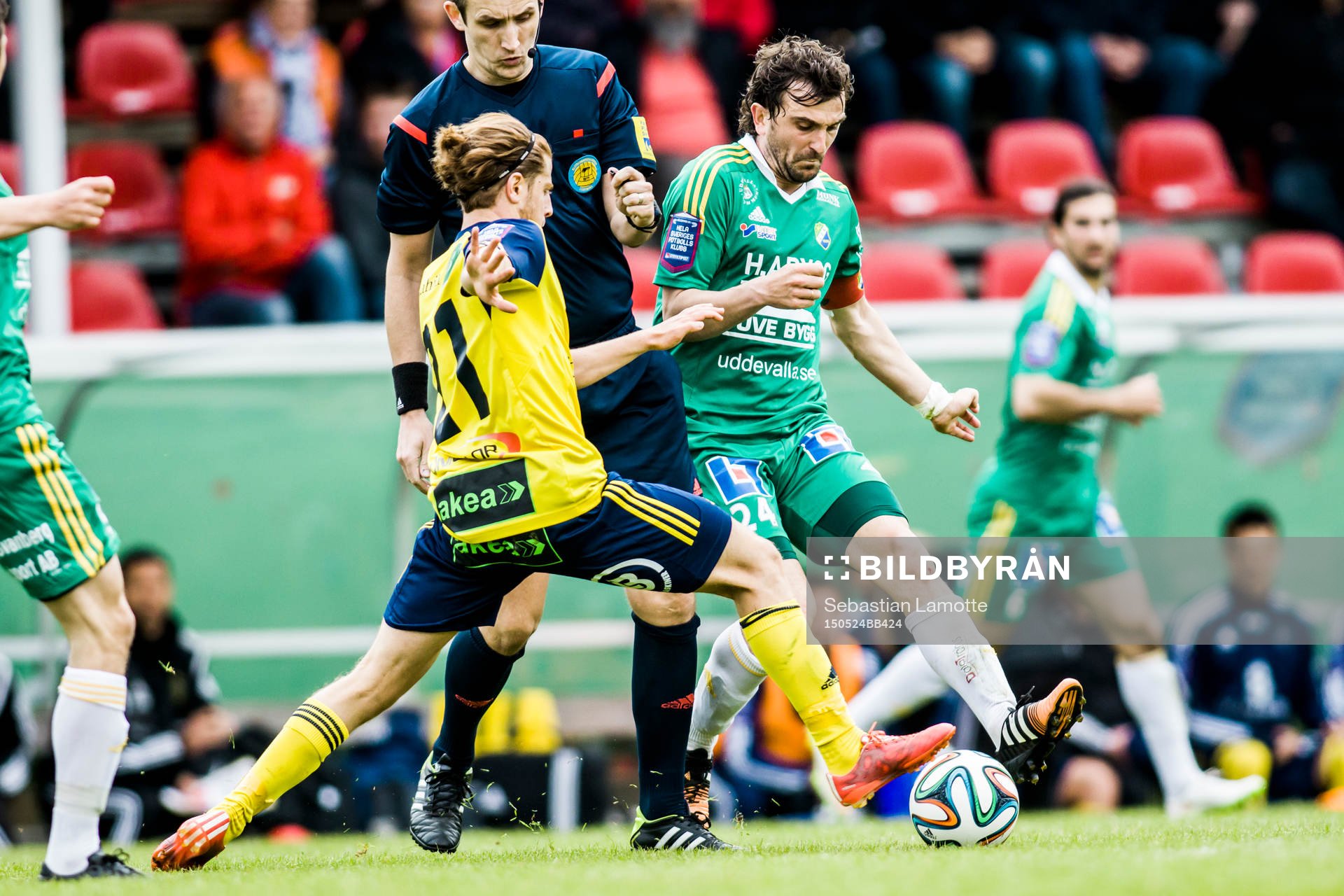 Ljungskiles Aleksandar Kitic och Ängelholms Rebin Asaad i duell  under fotbollsmatchen i Superettan mellan Ljungskile och Ängelholm  den 24 maj 2015 i Ljungskile.