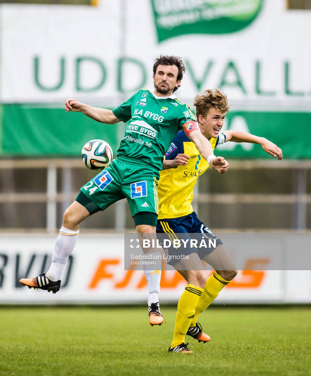 Ljungskiles Aleksandar Kitic (v) och Ängelholms Erik