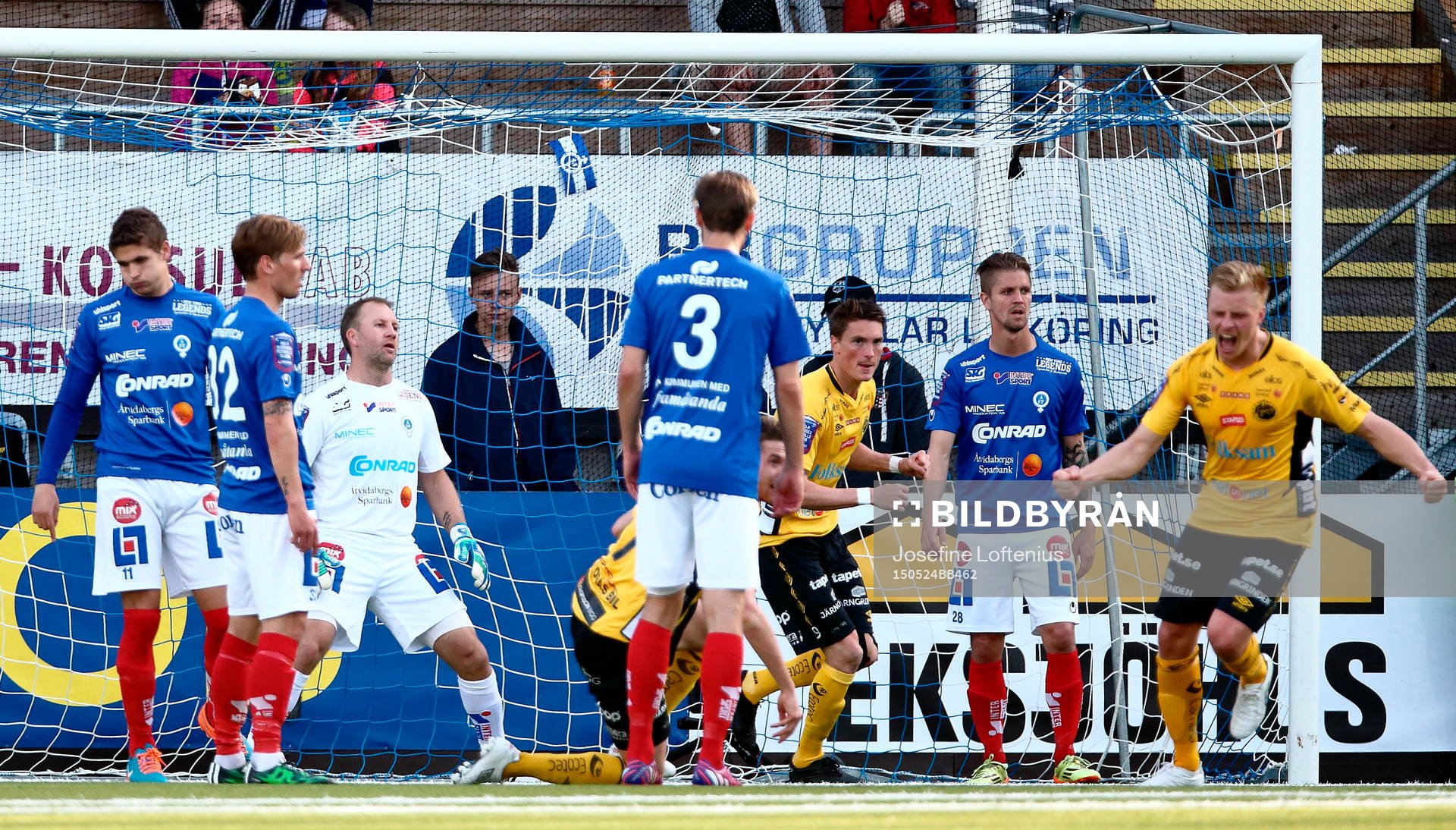 Åtvidabergs målvakt Henrik Gustavsson, Mario Jelavic,