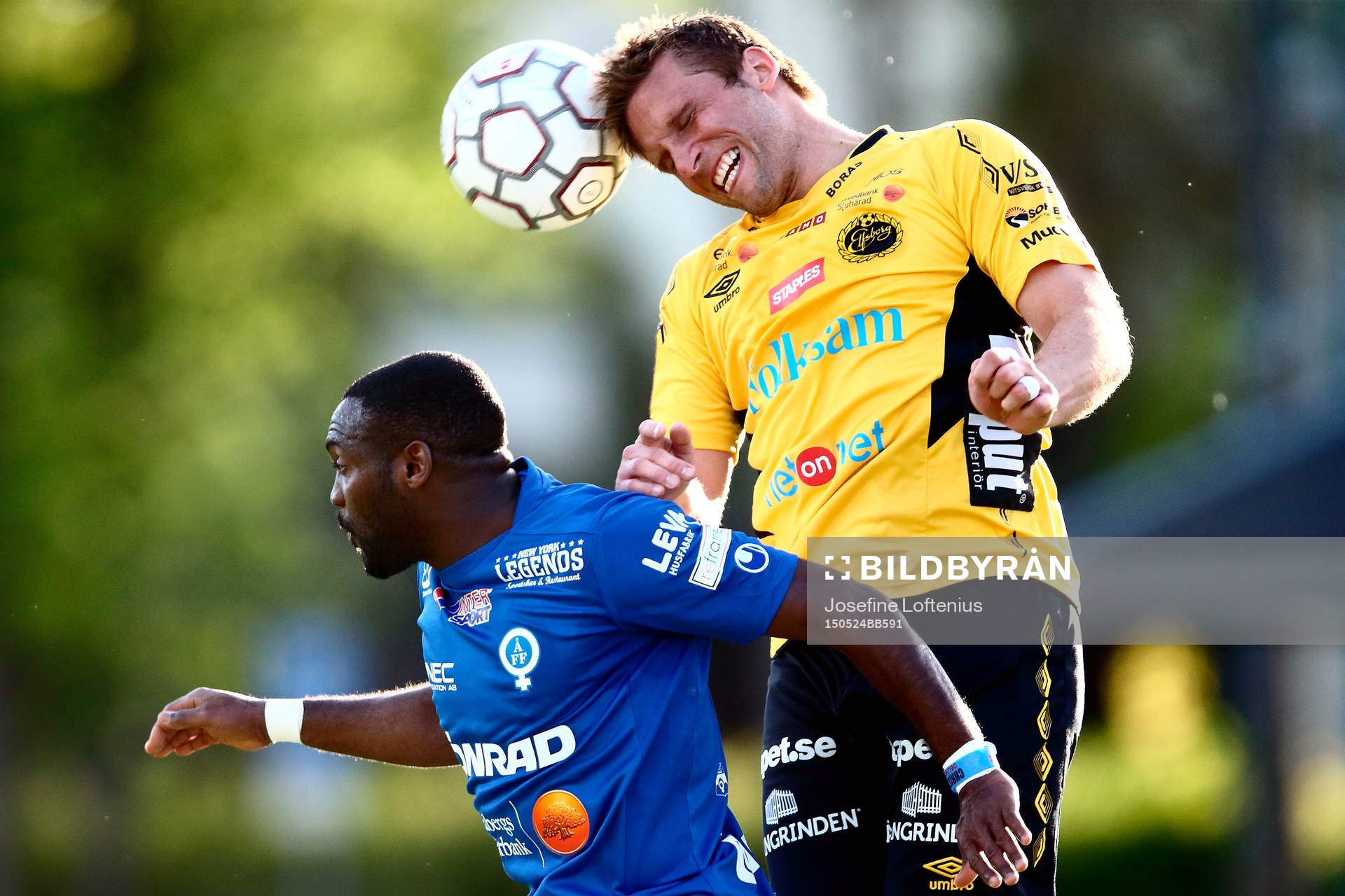 Elfsborgs Anders Svensson och Åtvidabergs John Owoeri