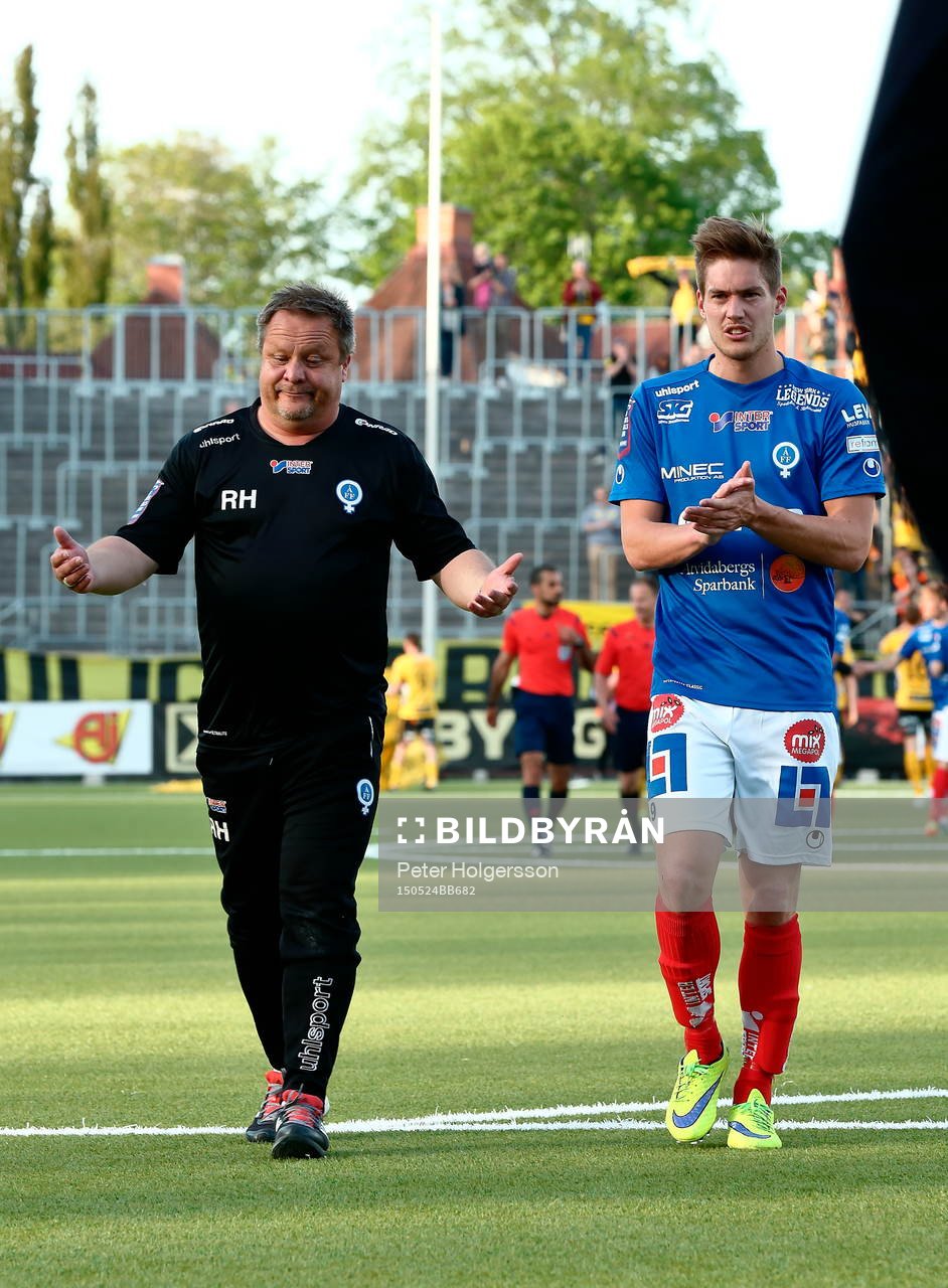 Åtvidabergs tränare Roar Hansen och Victor Sköld