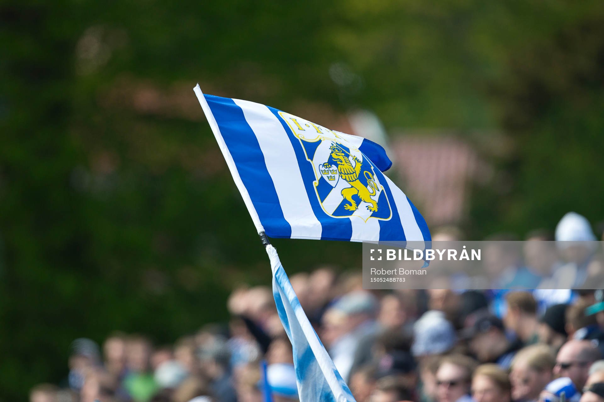 IFK Göteborgs flagga under fotbollsmatchen i Allsvenskan mellan Halmstad och IFK Göteborg den 24 maj 2015 i Halmstad.