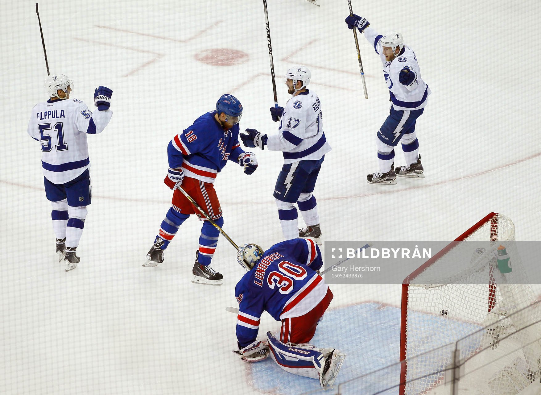 Tampa Bay Lightning Valtteri Filppula (L) celebrates with