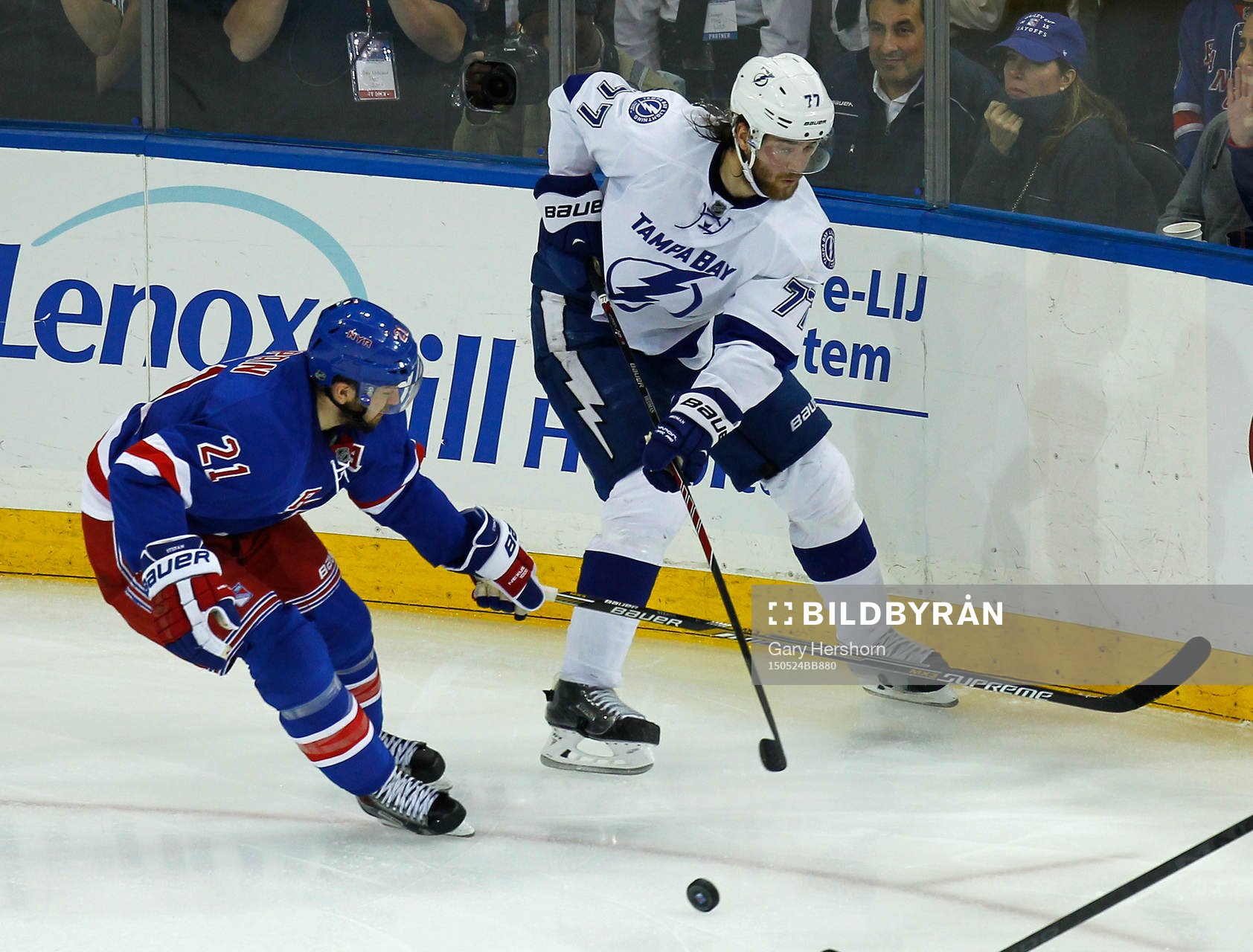 Tampa Bay Lightning Victor Hedman paasses the puck past New