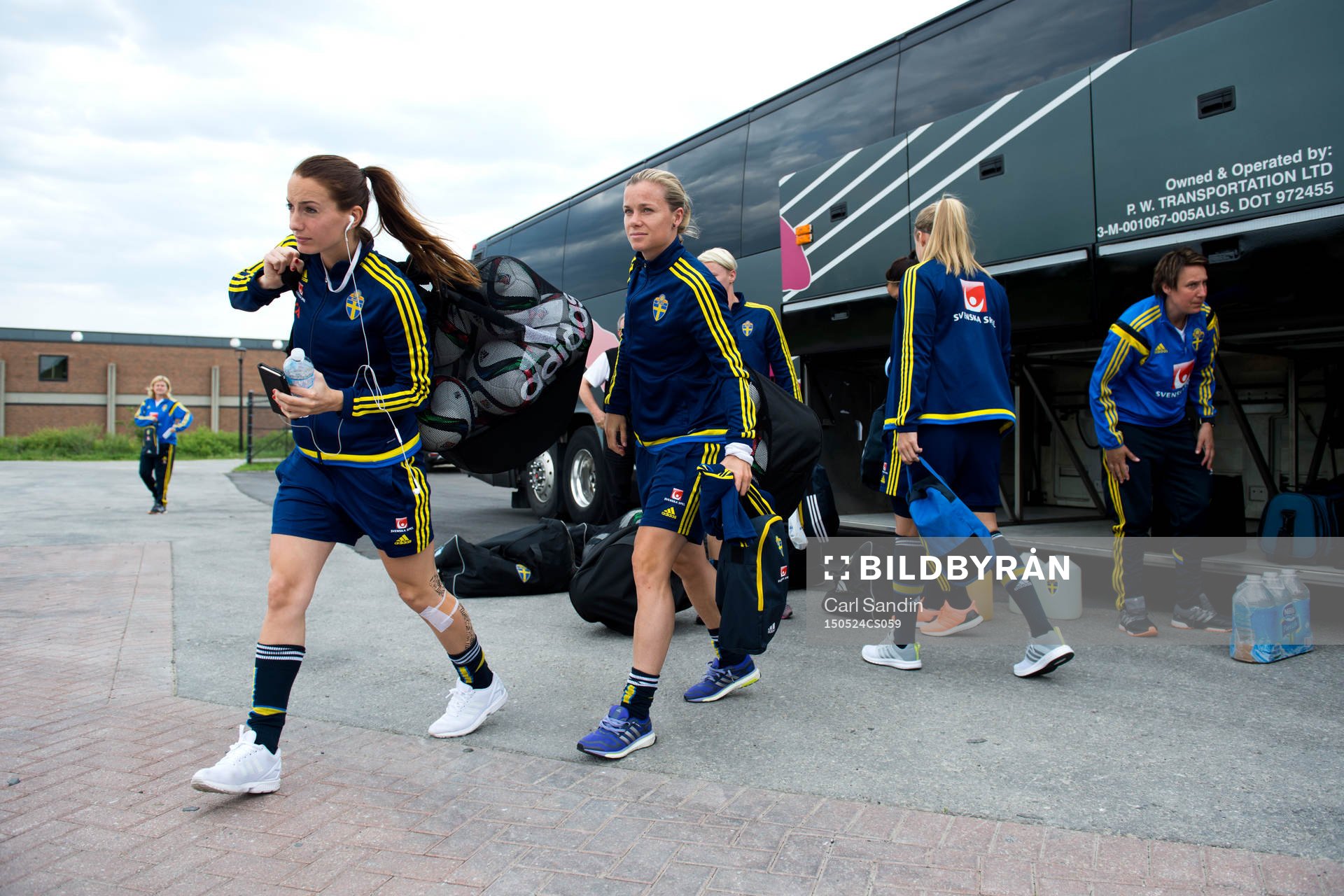 Sveriges Kosovare Asllani och Sara Thunebro