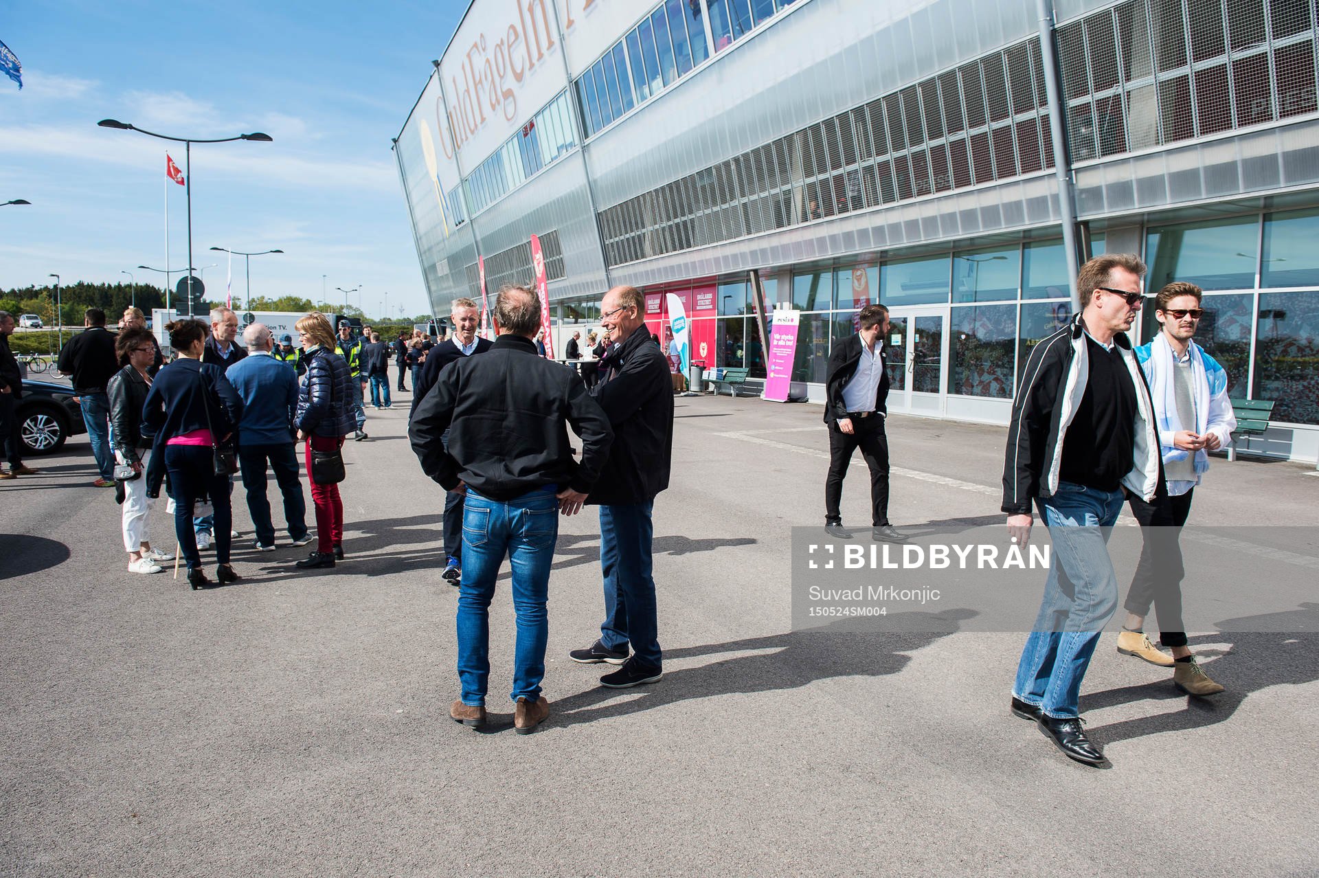 Fotbollsfans anländer