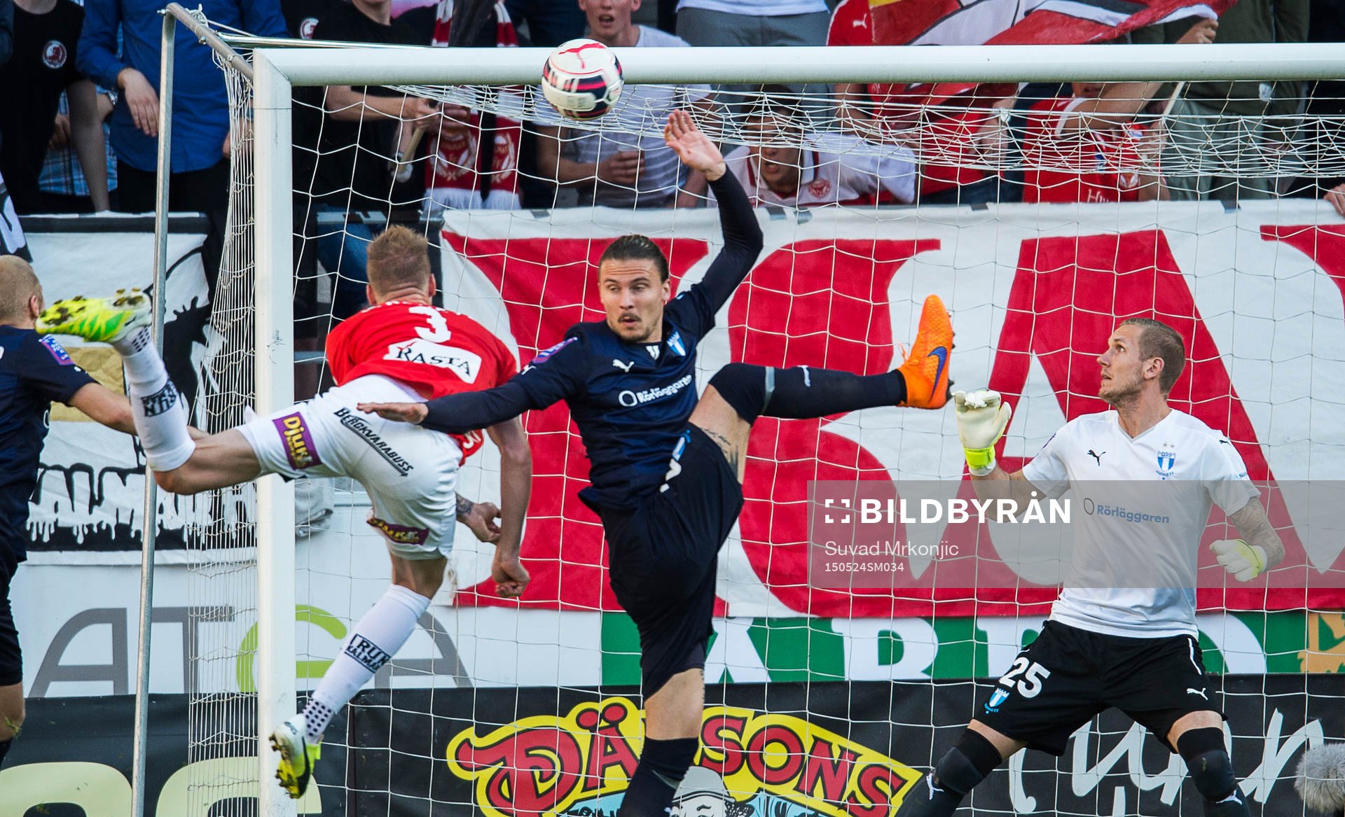 Kalmars Marcus Nilsson och Malmö FFs Erik Johansson samt