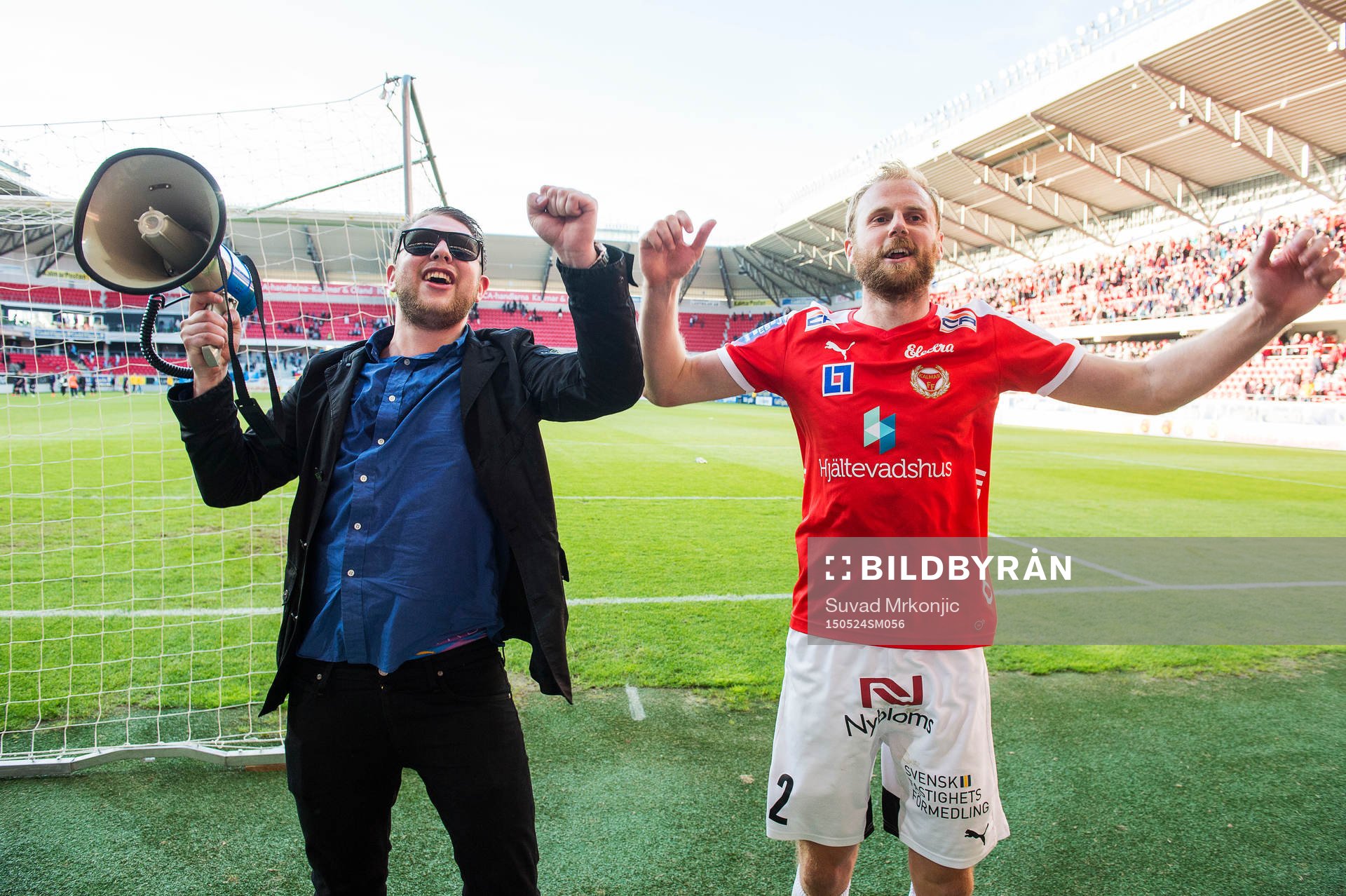 Kalmars Markus Thorbjörnsson jublar med fansen