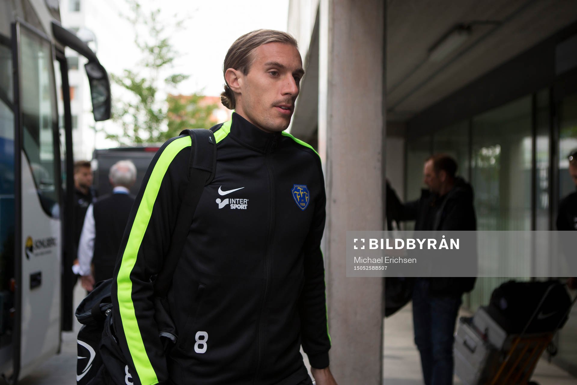 Falkenbergs Tobias Carlsson vid ankomst till Gamla Ulleiv