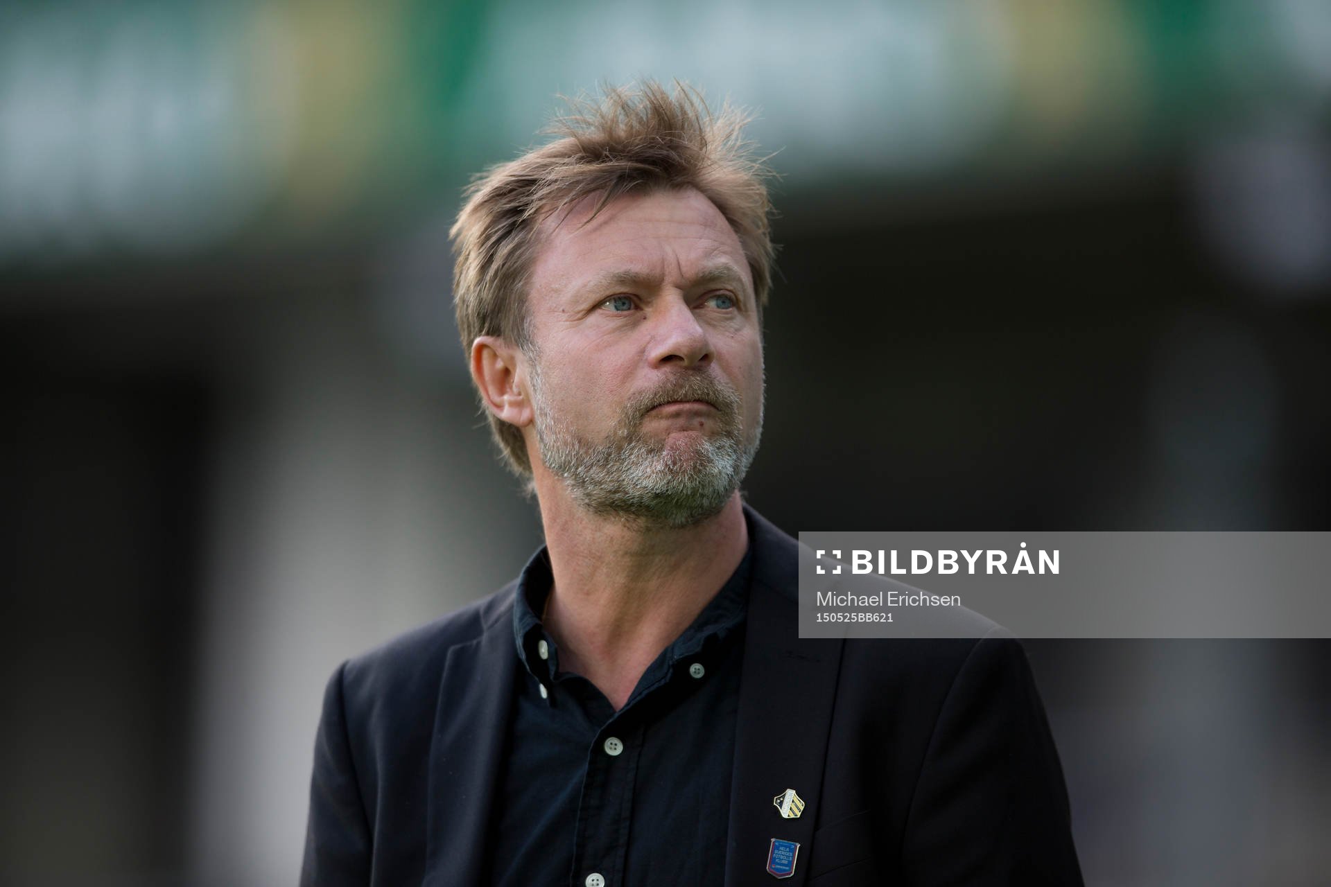 Häckens tränare Peter Gerhardsson innan fotbollsmatchen i