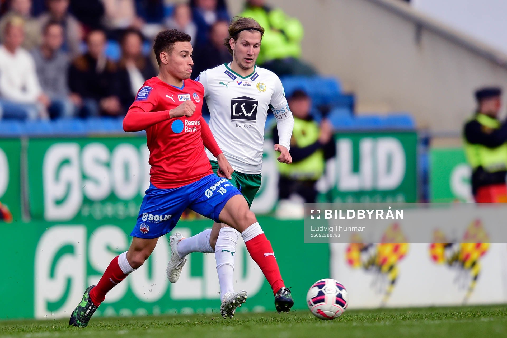 Helsingborgs Jordan Larsson och Hammarbys Oliver Silverholt