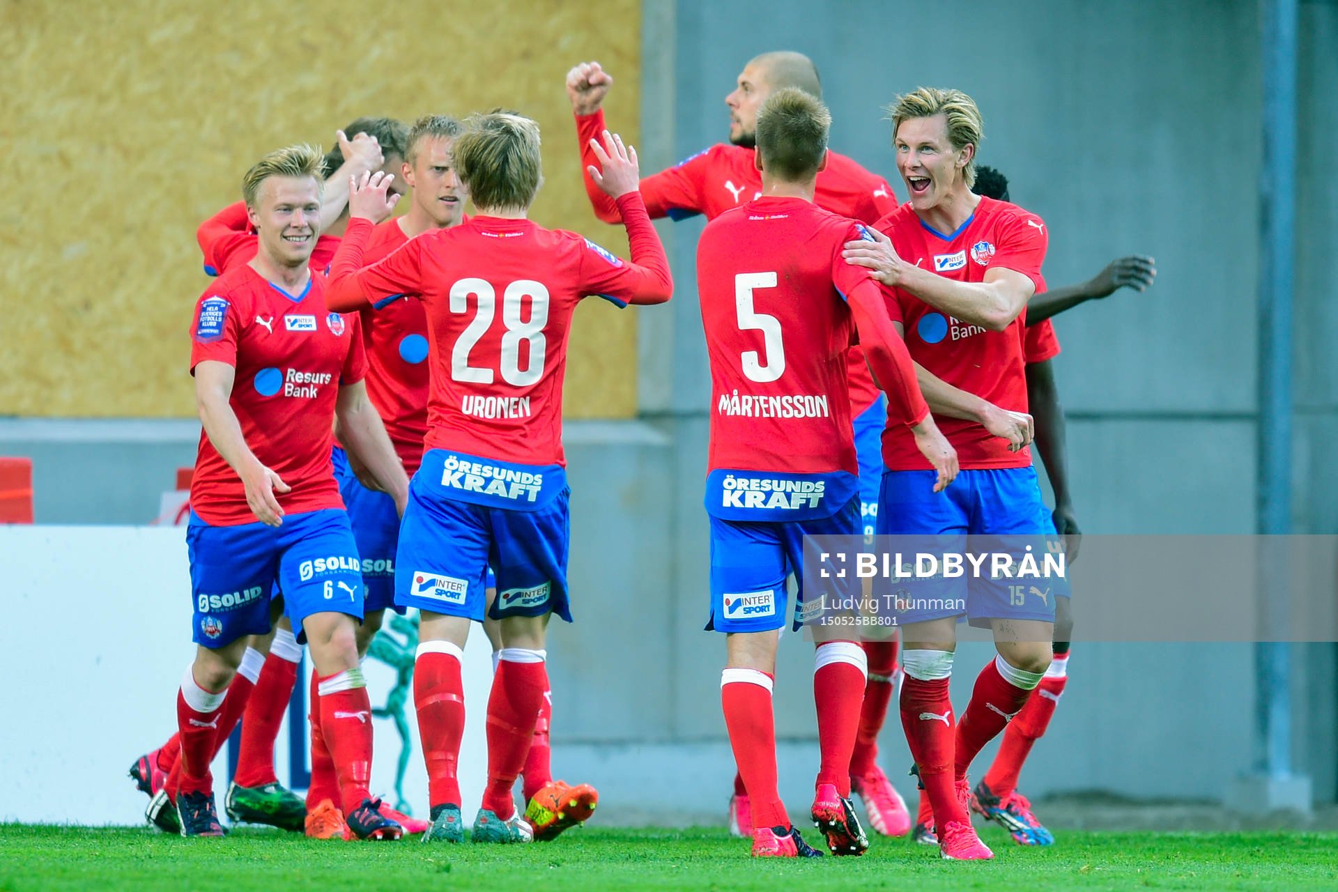 Helsingborgs Robin Simovic jublar