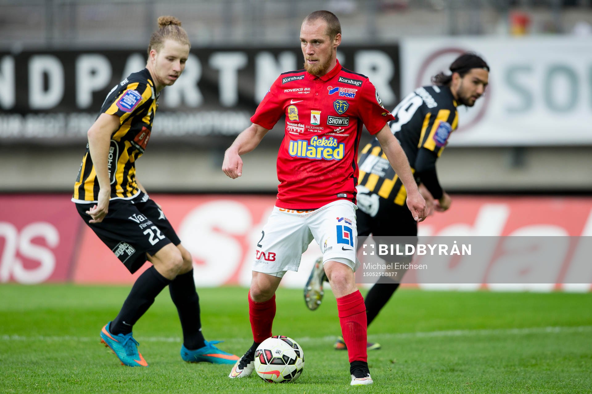 Falkenbergs Christoffer Carlsson med Häckens Samuel