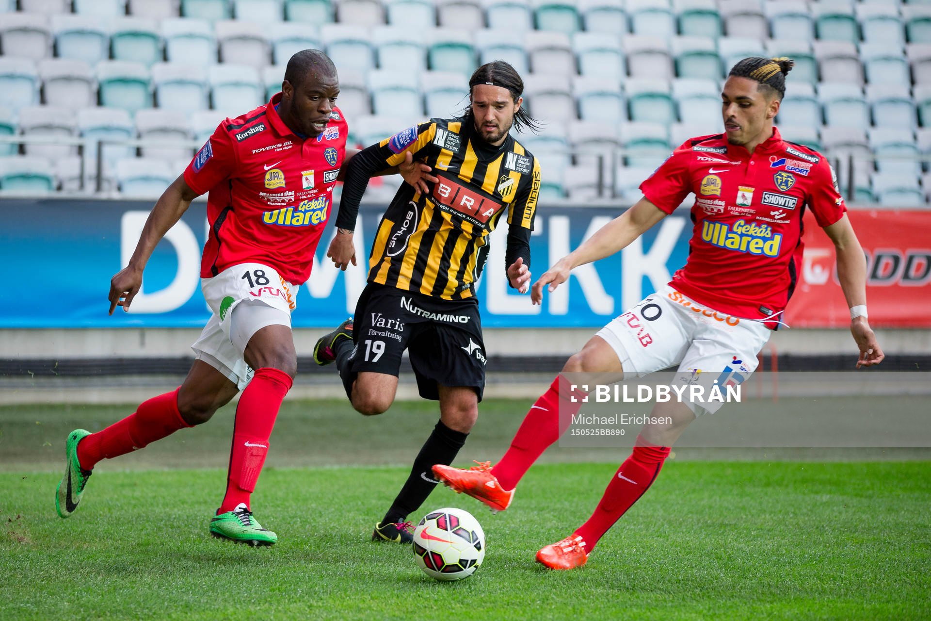 Häckens Leonard Zuta mot Falkenbergs Hakeem Araba och