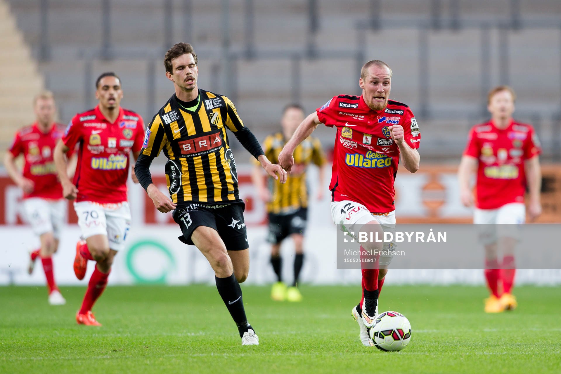 Falkenbergs Christoffer Carlsson före Häckens Sebastian