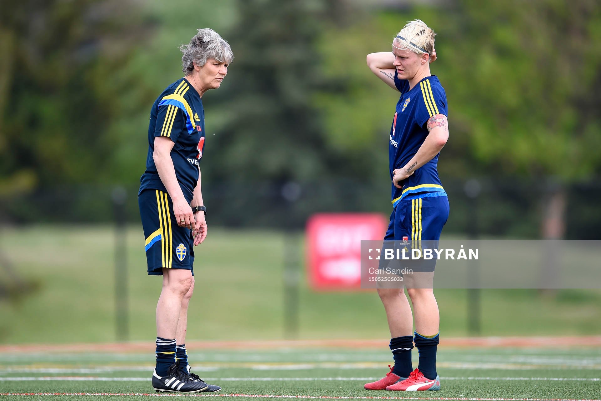 Förbundskapten Pia Sundhage och Nilla Fischer
