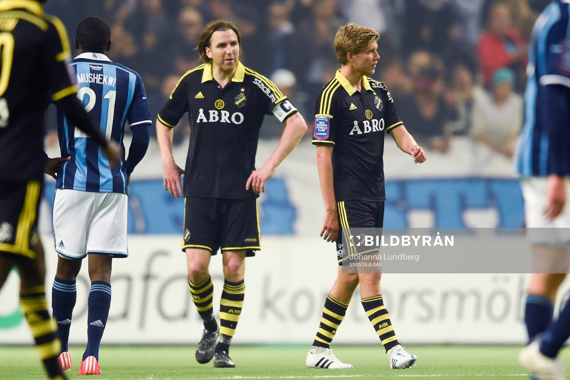 s Nils-Eric Johansson och Sam Lundholm deppar