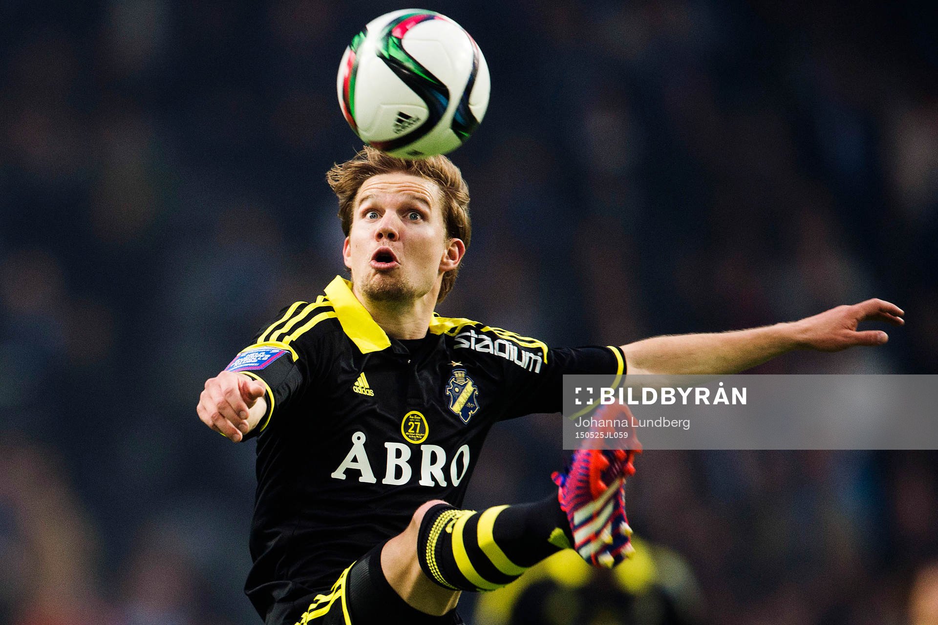 AIK:s Johan Blomberg under fotbollsmatchen i Allsvenskan mellan Djurgården och AIK den 25 maj 2015 i Stockholm. 
