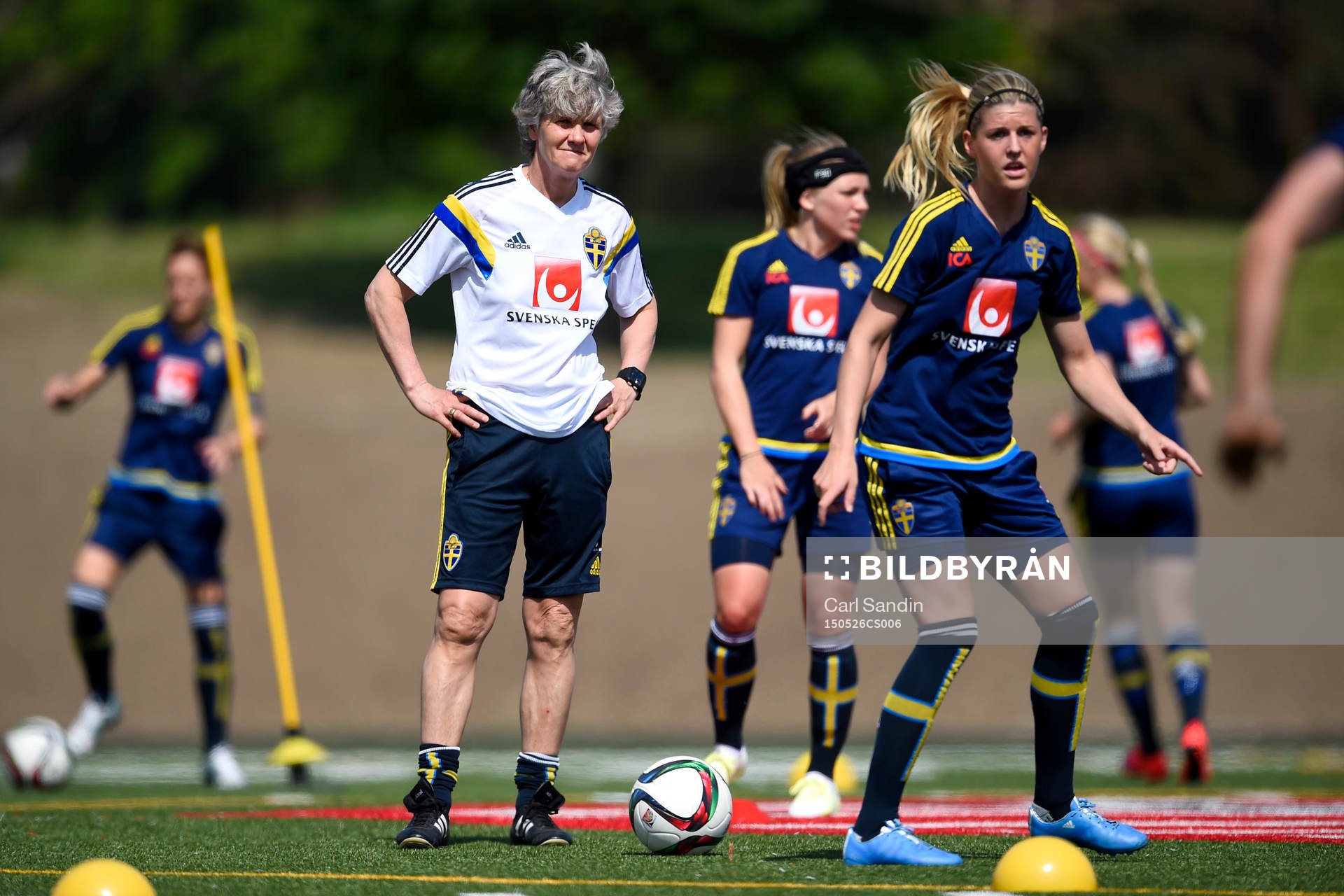 Sveriges Förbundskapten Pia Sundhage och Olivia Schough