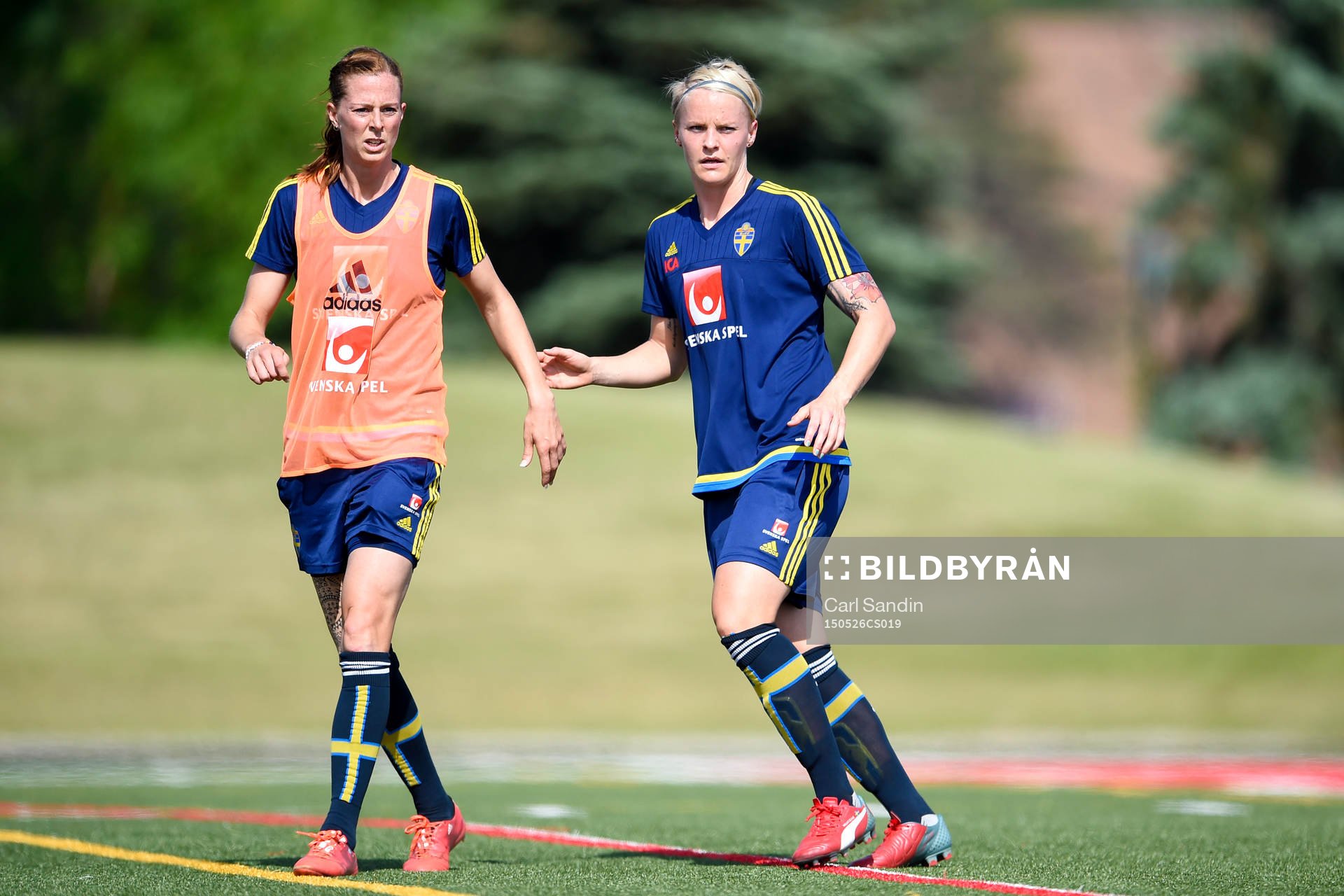Sveriges Lotta Schelin och Nilla Fischer