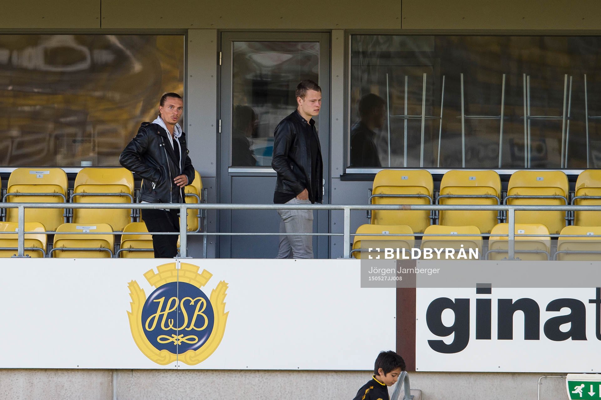 Förre Elfsborgs spelaren Niklas Hult på läktaren