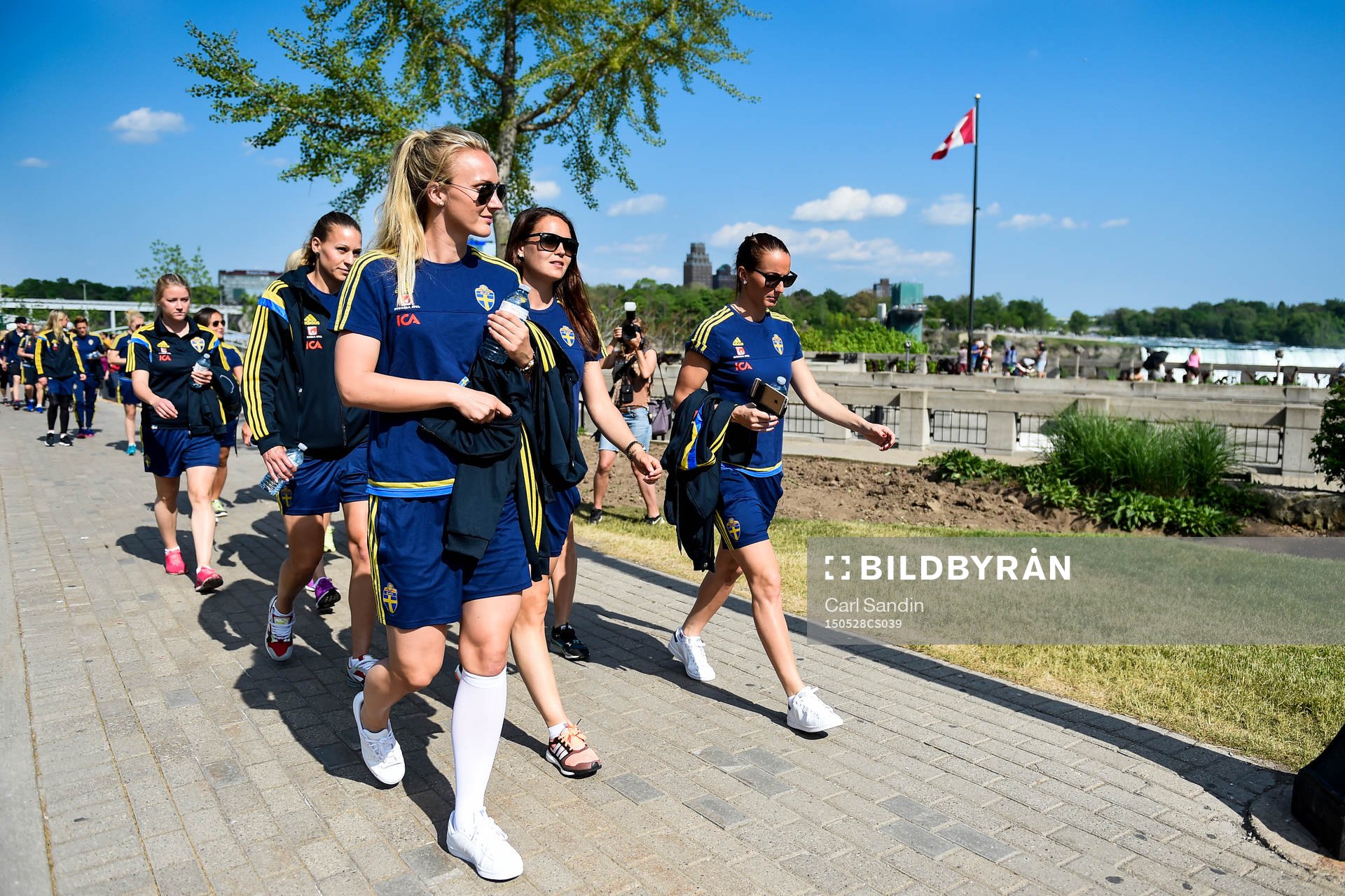 Sveriges Charlotte Rohlin, Emma Lund, Emilia Appelqvist och Kosovare Asllani under en utflykt till Niagarafallen med landslaget den 28 maj 2015 i Niagarafallen.