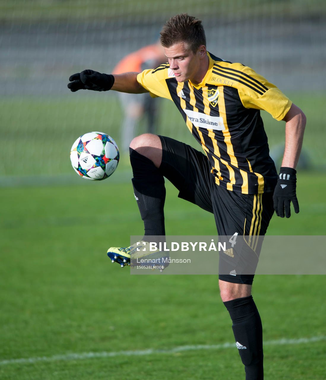 IFK Hässleholms Niklas Jönsson i matchen i division 2