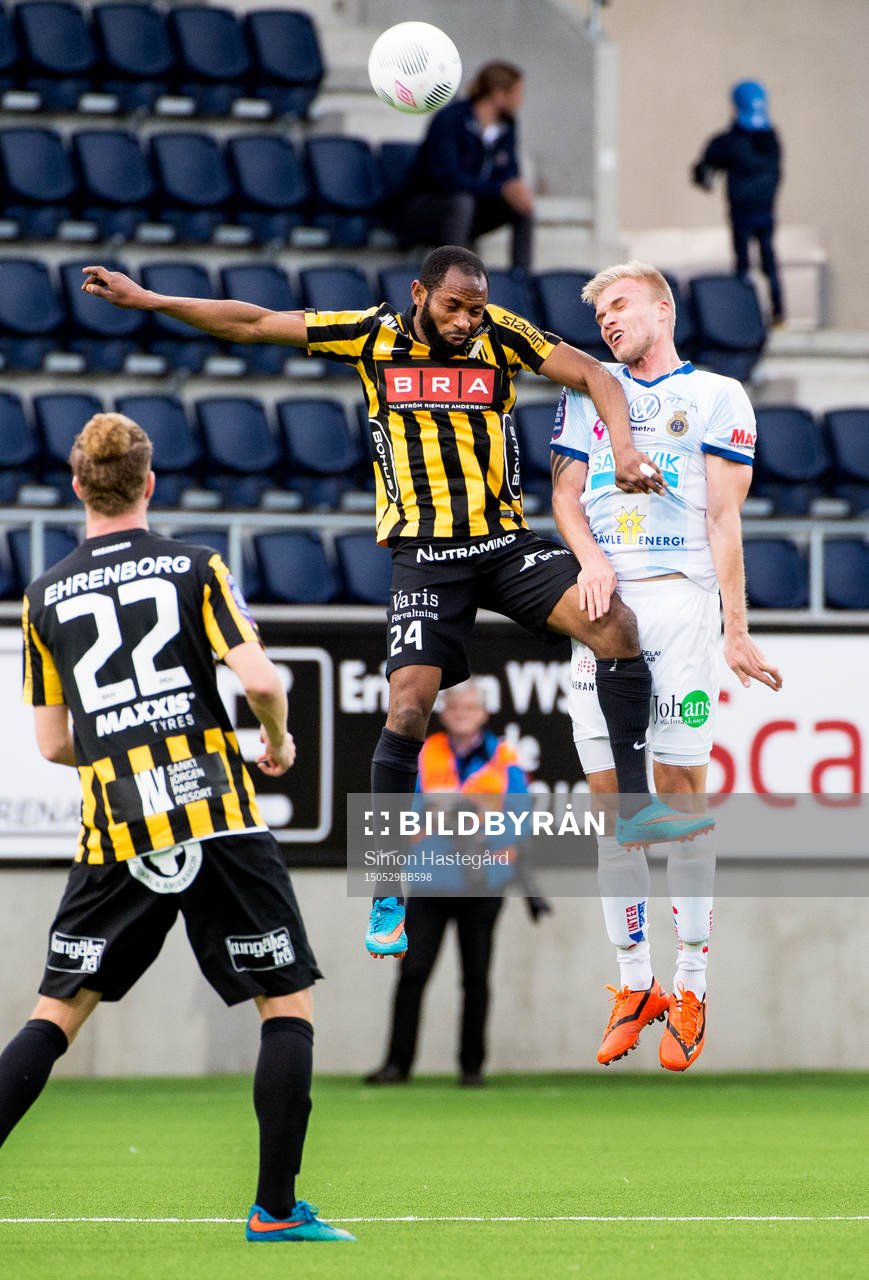 Häckens René Makondele och Gefles Robin Nilsson i en