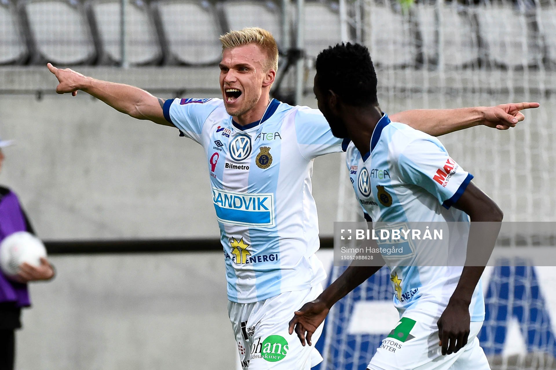 Gefles Robin Nilsson jublar