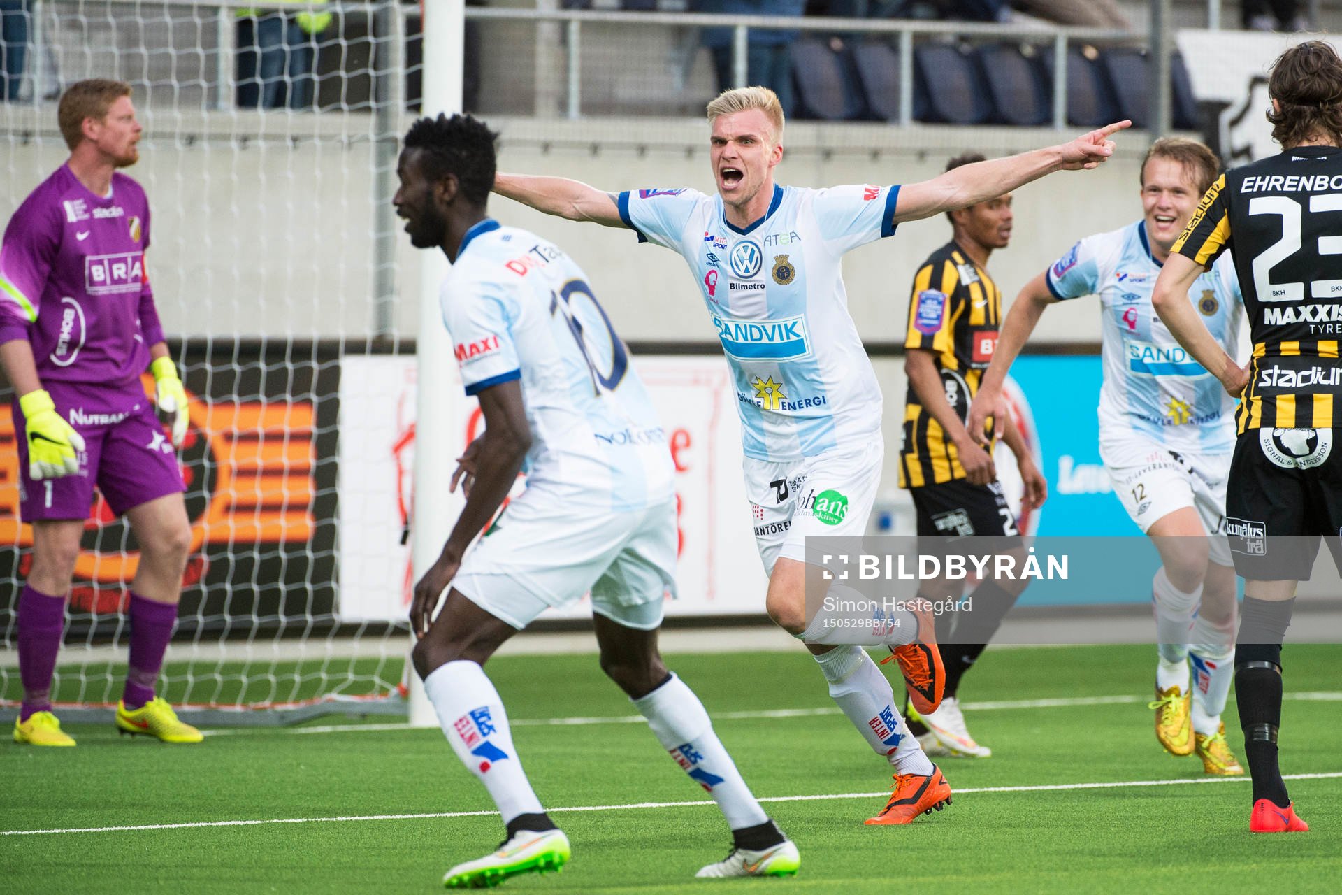 Gefles Robin Nilsson jublar