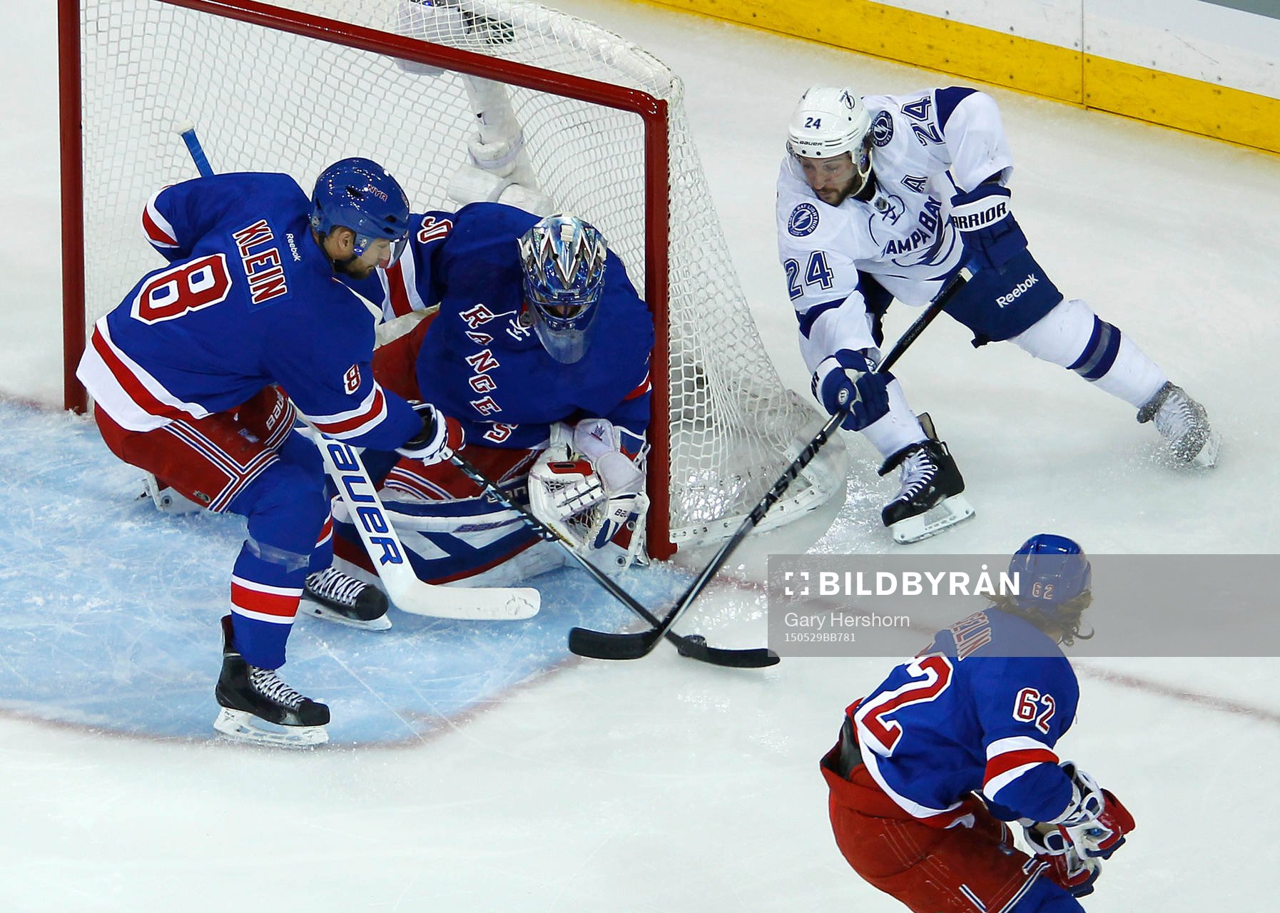 New York Rangers goalie Henrik Lundqvist makes a save