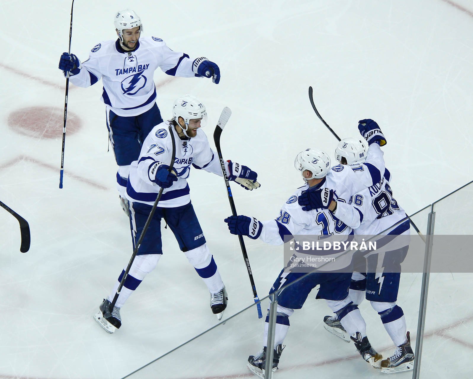 Tampa Bay Lightning Ondrej Palat (18) celebrates with