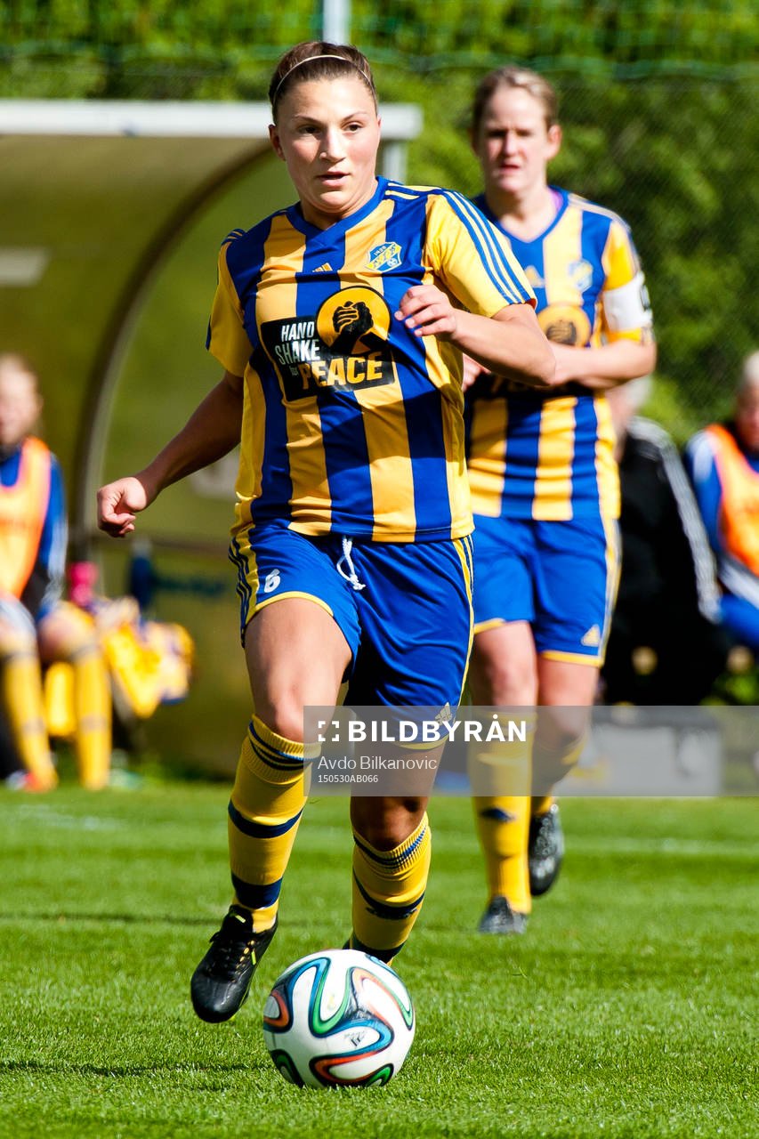 Eskilsminnes Lana Anemi under fotbollsmatchen i Div 1 Södra Götaland damer mellan Eskilsminne DIF och Hittarps IK den 30 maj 2015 i Helsingborg.