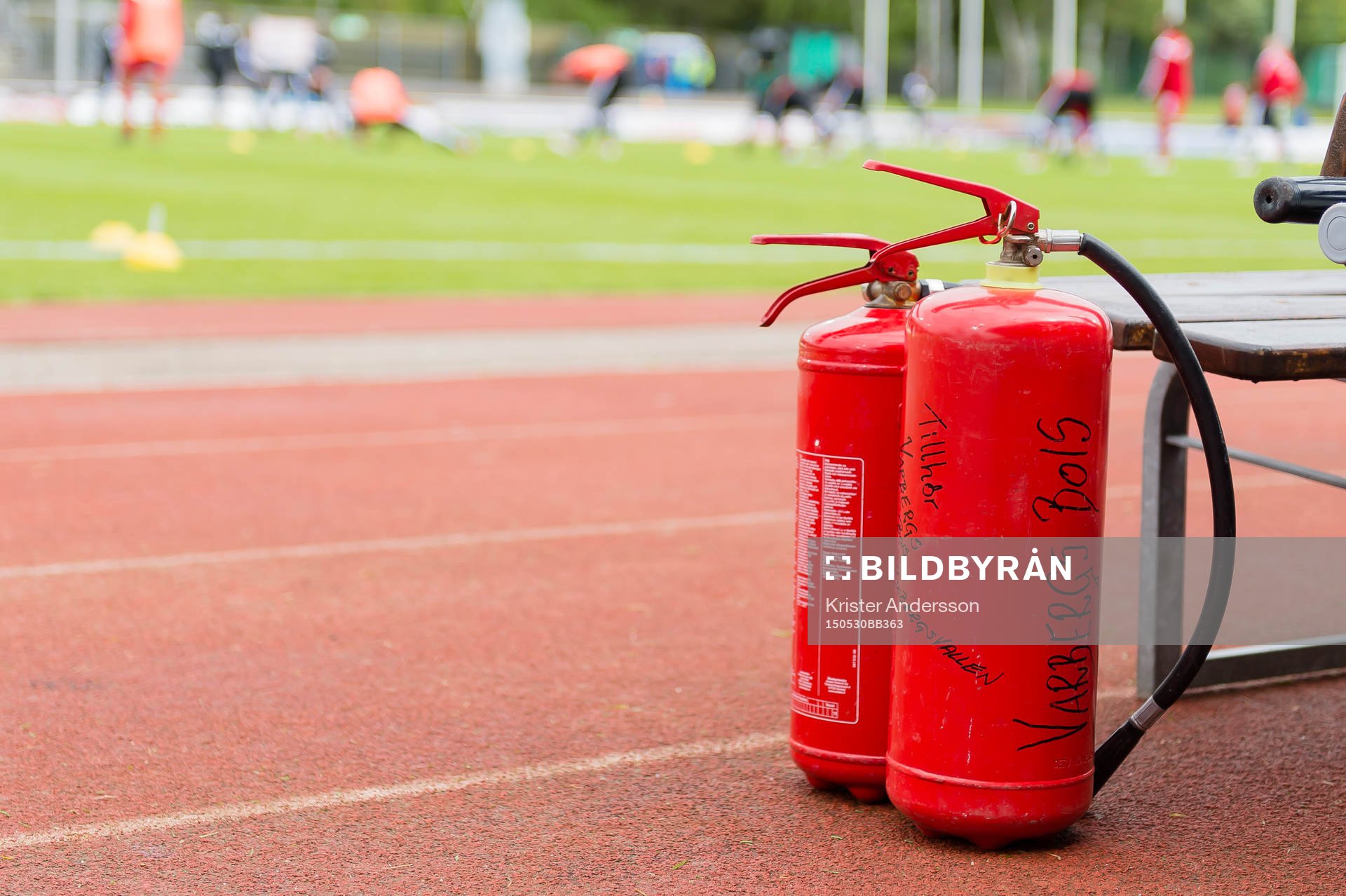 Brandsläckare före fotbollsmatchen i Superettan mellan