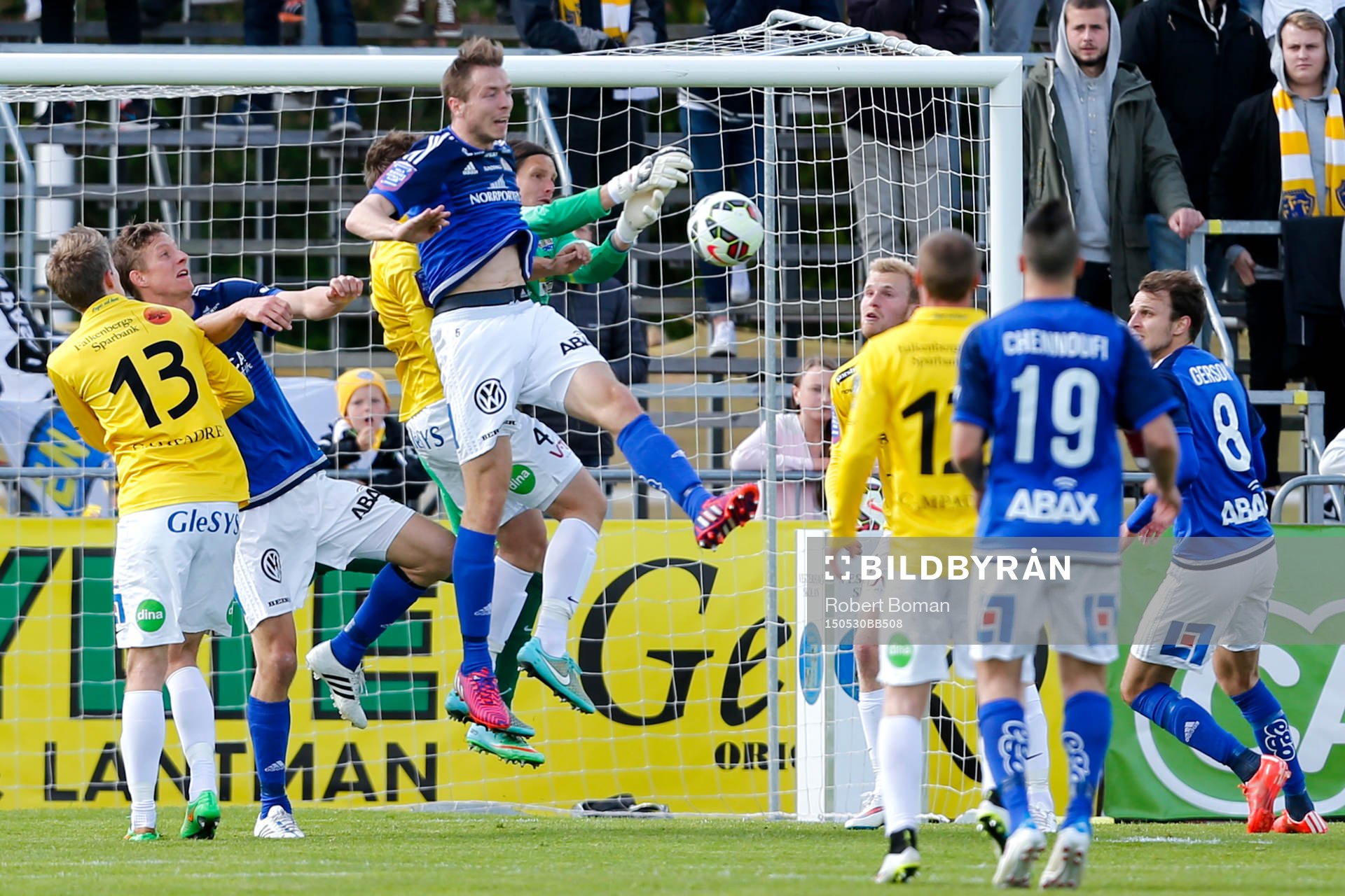 Rörigt framför Falkenbergs mål