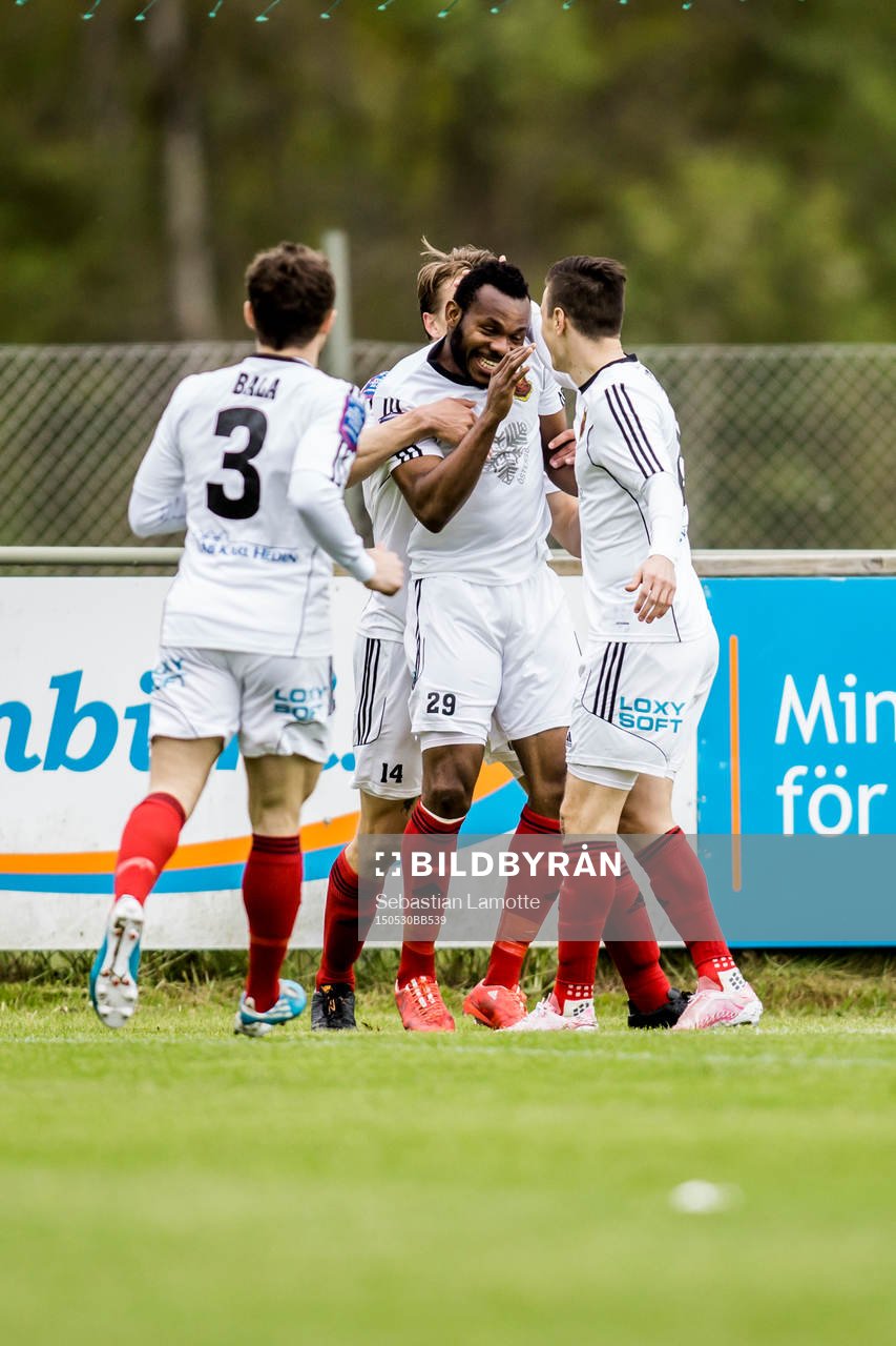 Östersunds spelare jublar
