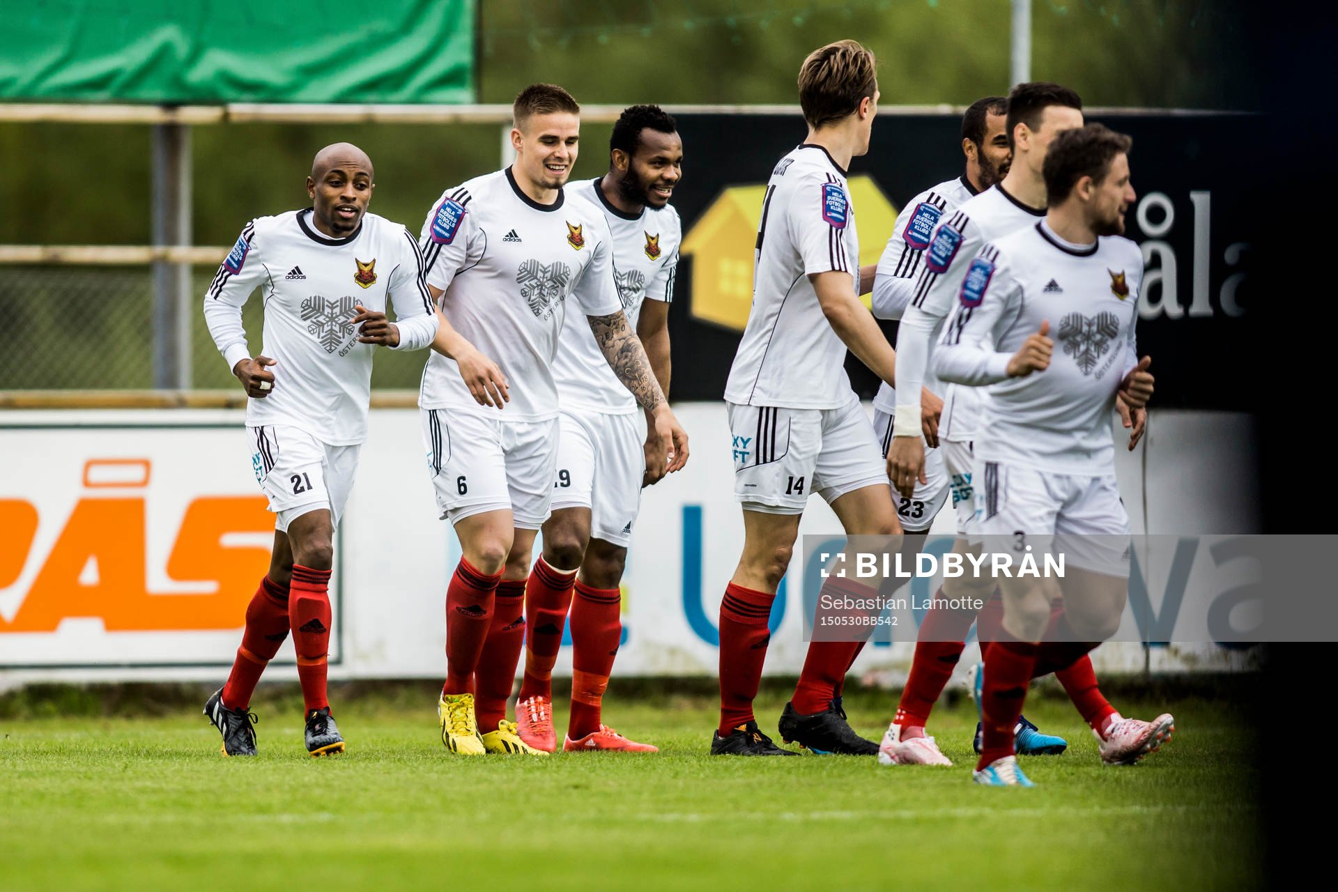 Östersunds spelare jublar