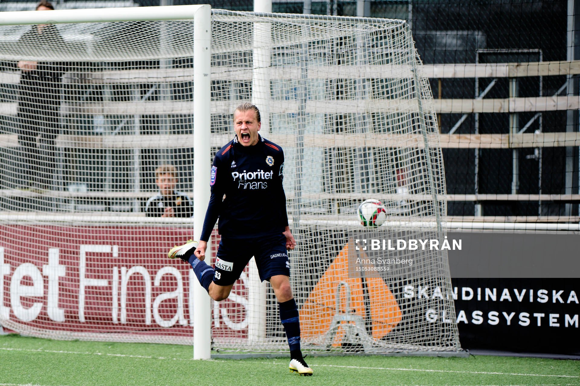 Utsiktens Jesper Westermark jublar