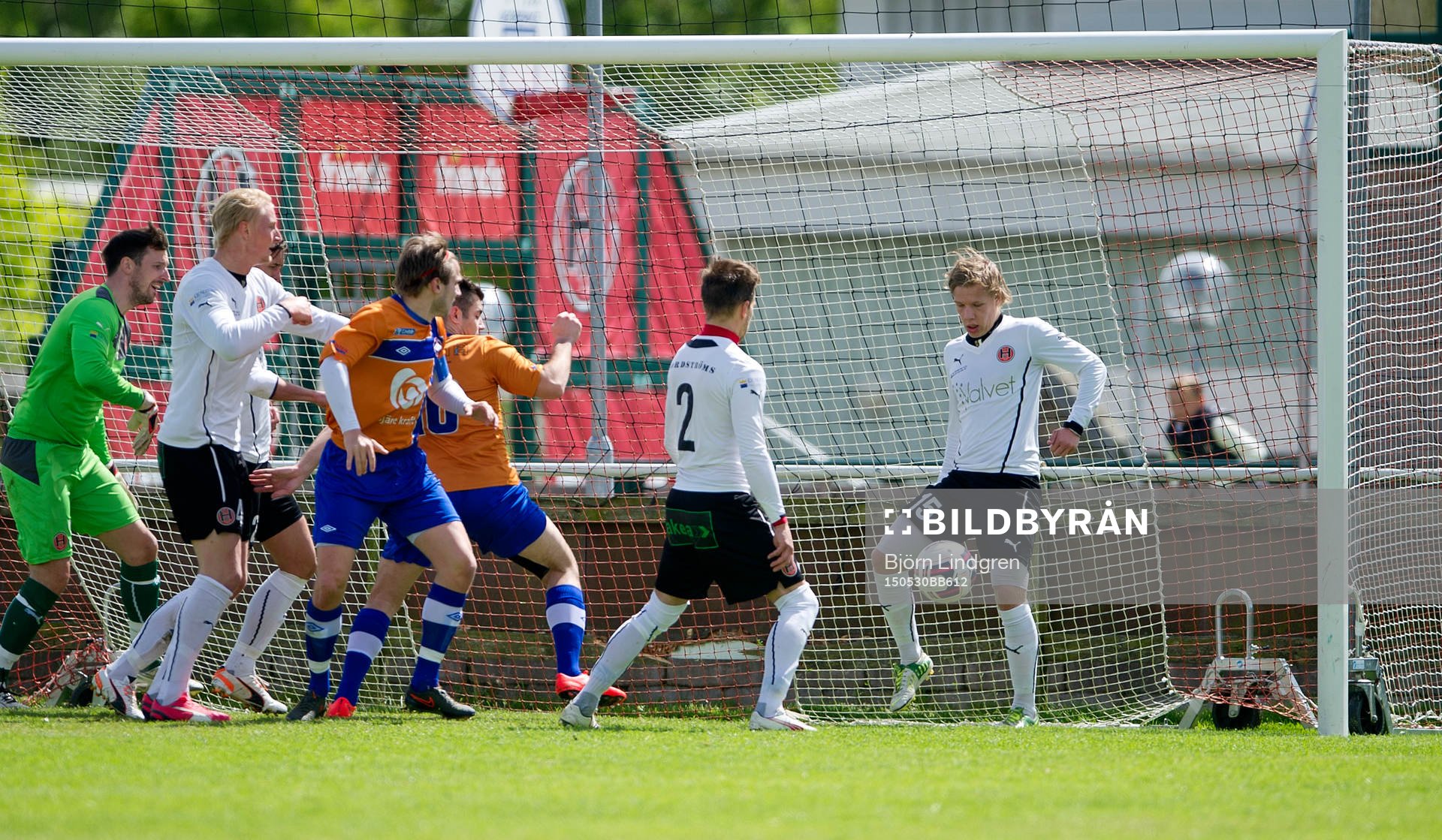 Hittarps Jonathan Olsson räddar på mållinjen under ett Vejbyanfall under en fotbollsmatch i Division 3 mellan Hittarp och Vejby den 30 maj 2015 i Helsingborg.
