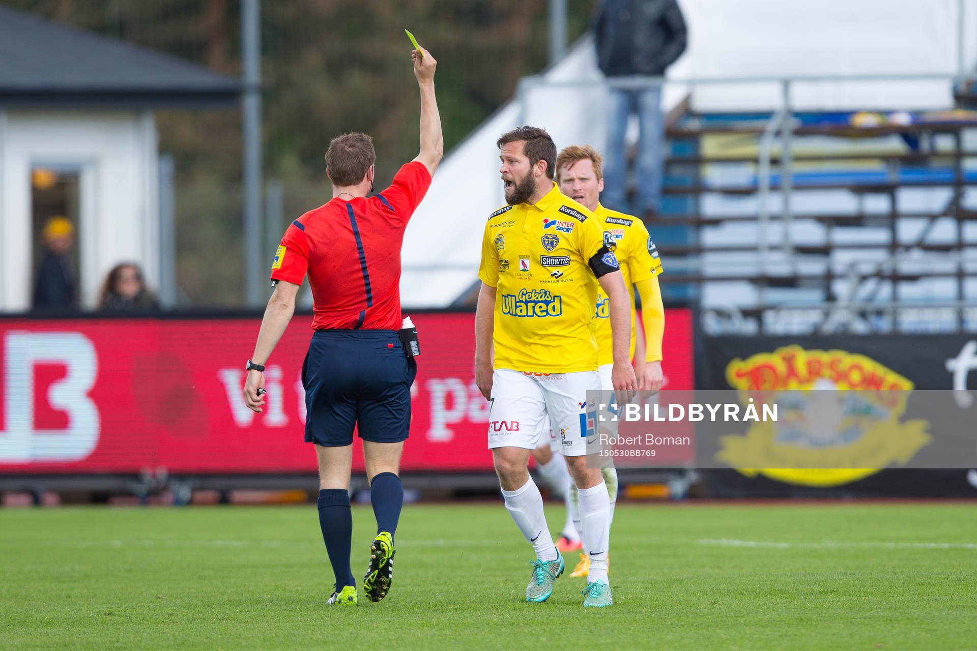 Falkenbergs David Svensson får en varning