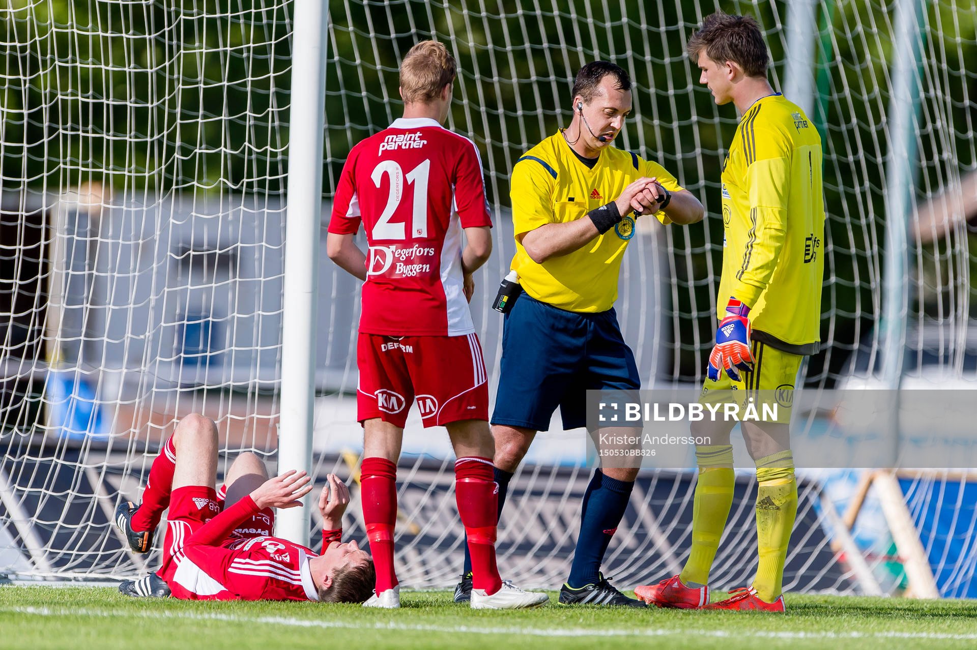 Degerfors Patrik Anttonen skadar sig