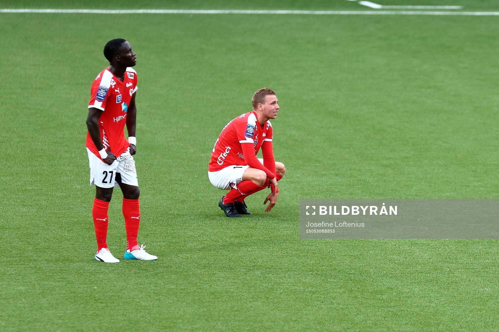 Kalmars Papa Alioune Diouf och Jonathan Ring deppar